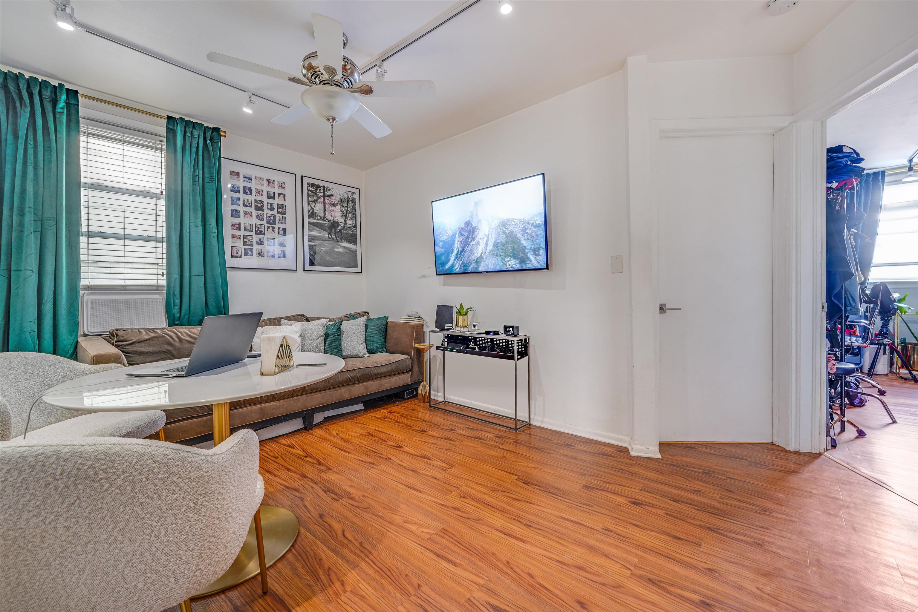 48 HIGHWOOD TERRACE