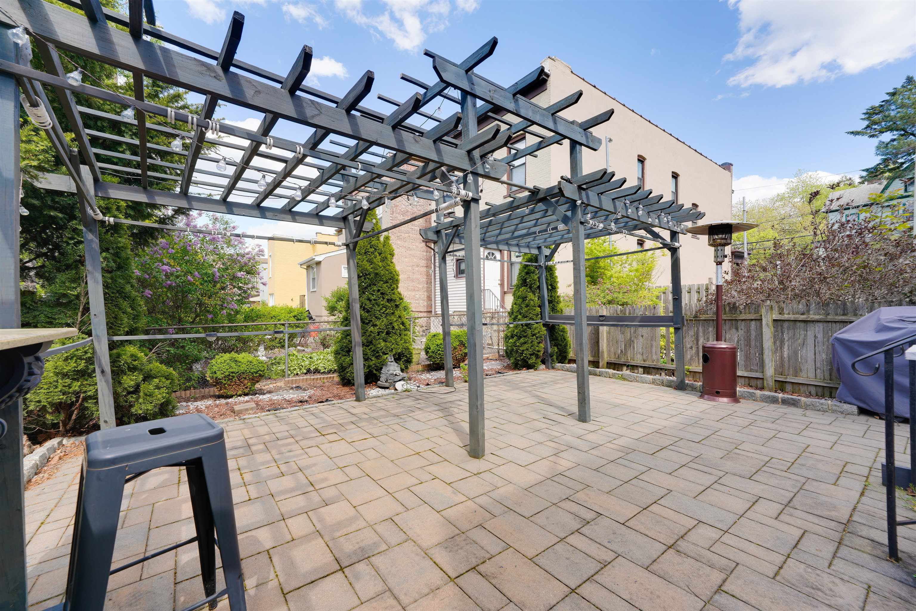 48 HIGHWOOD TERRACE