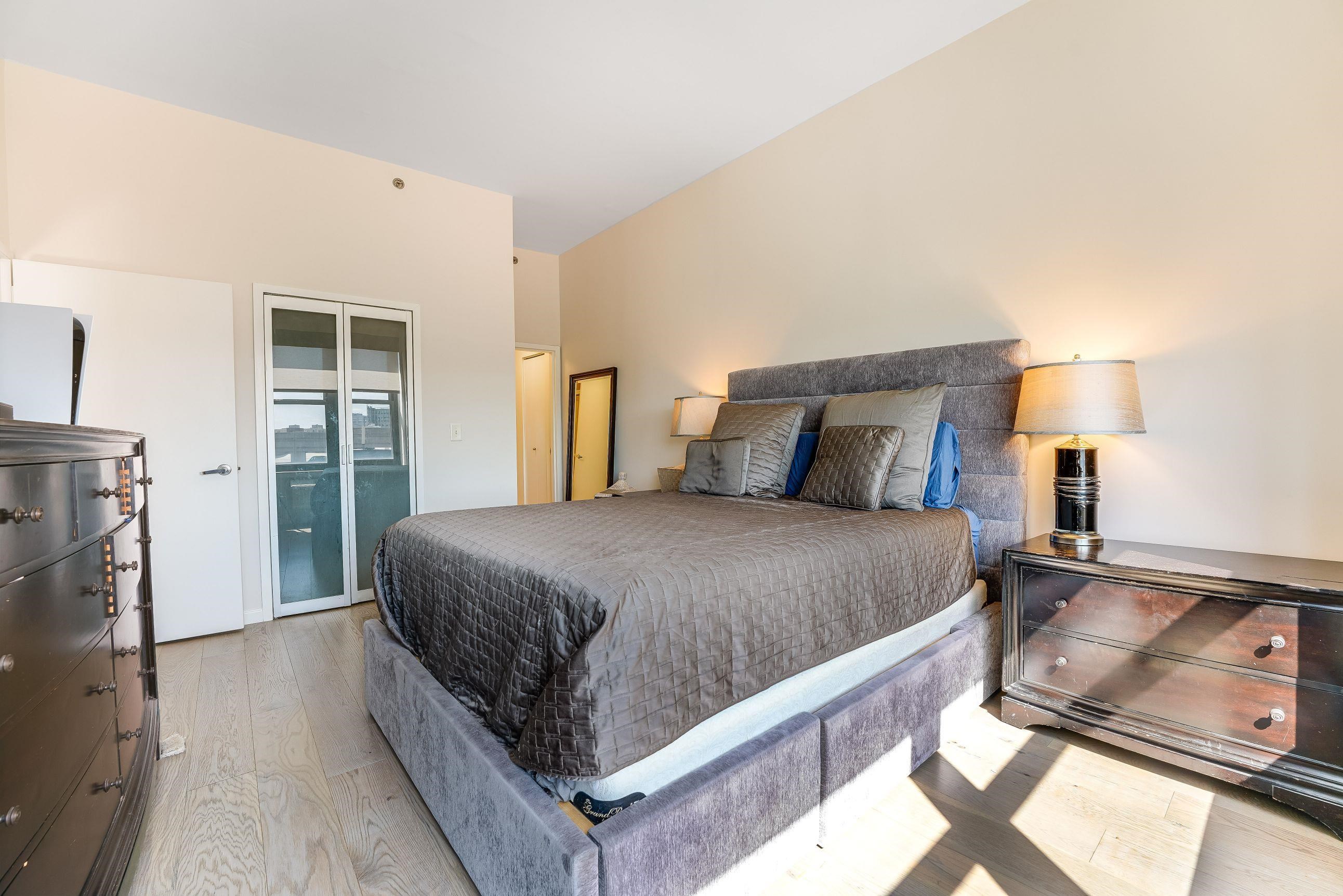 102 CHRISTOPHER COLUMBUS DR Unit 604