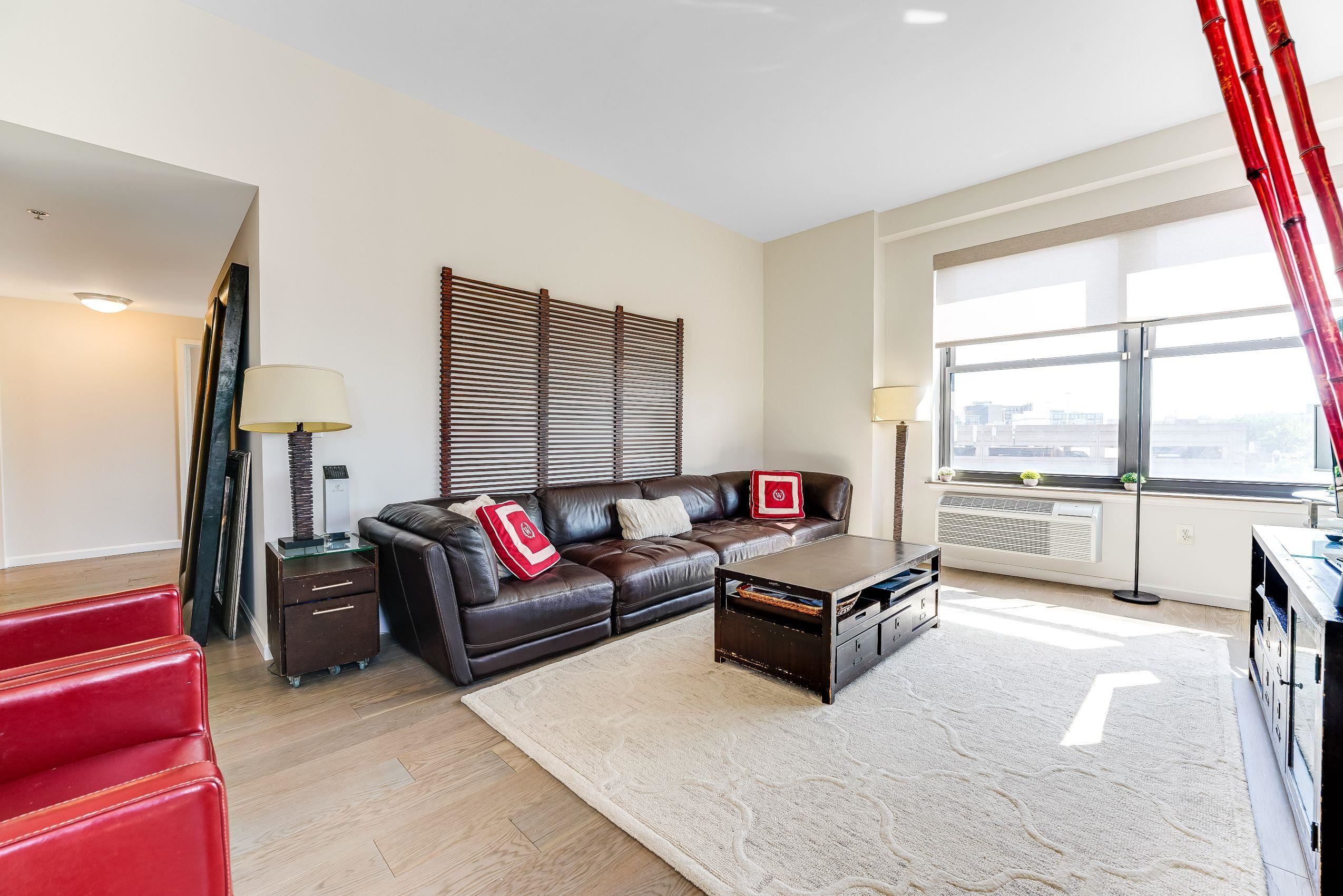 102 CHRISTOPHER COLUMBUS DR Unit 604