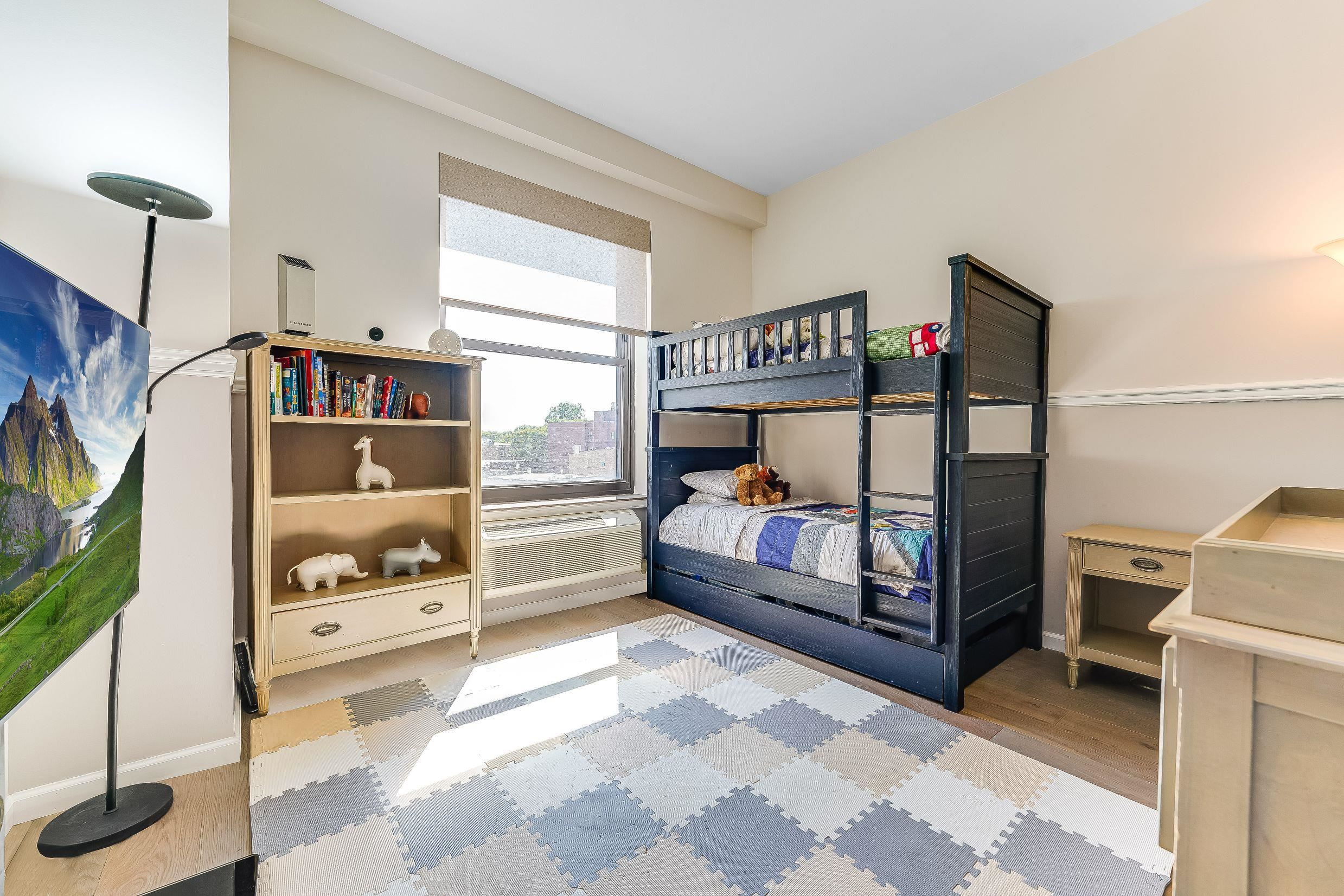 102 CHRISTOPHER COLUMBUS DR Unit 604