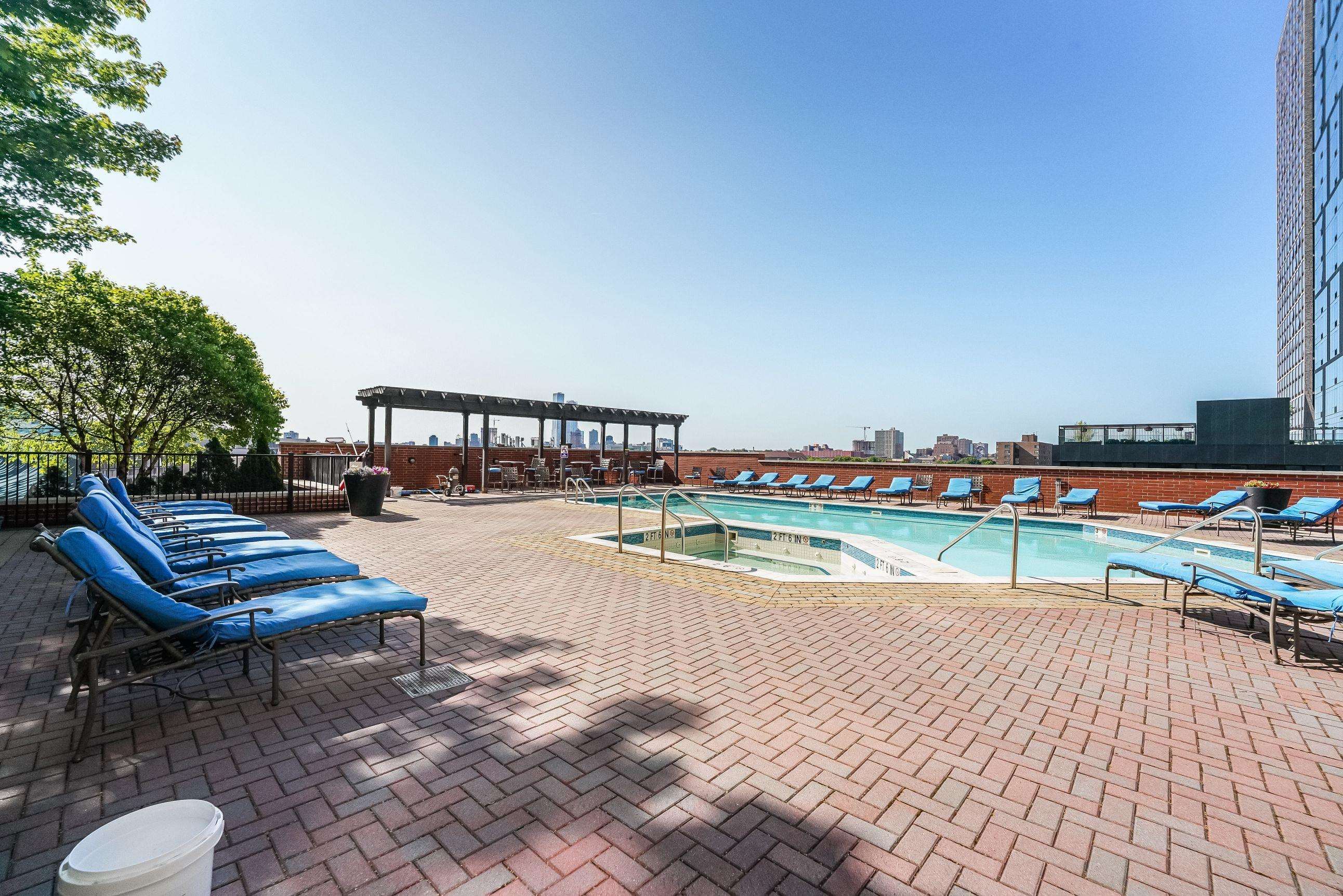 102 CHRISTOPHER COLUMBUS DR Unit 604