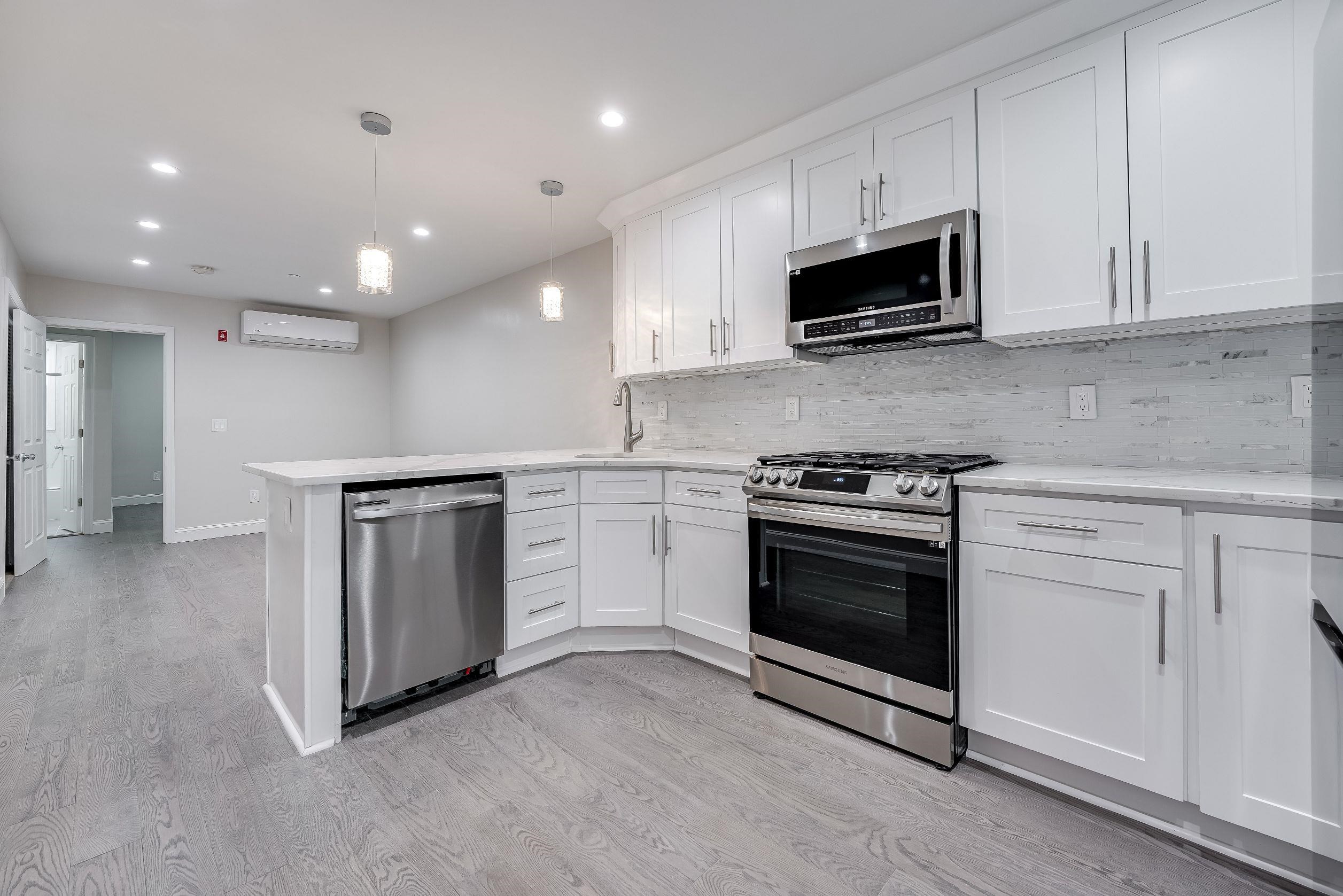 406 MADISON ST Unit 2R