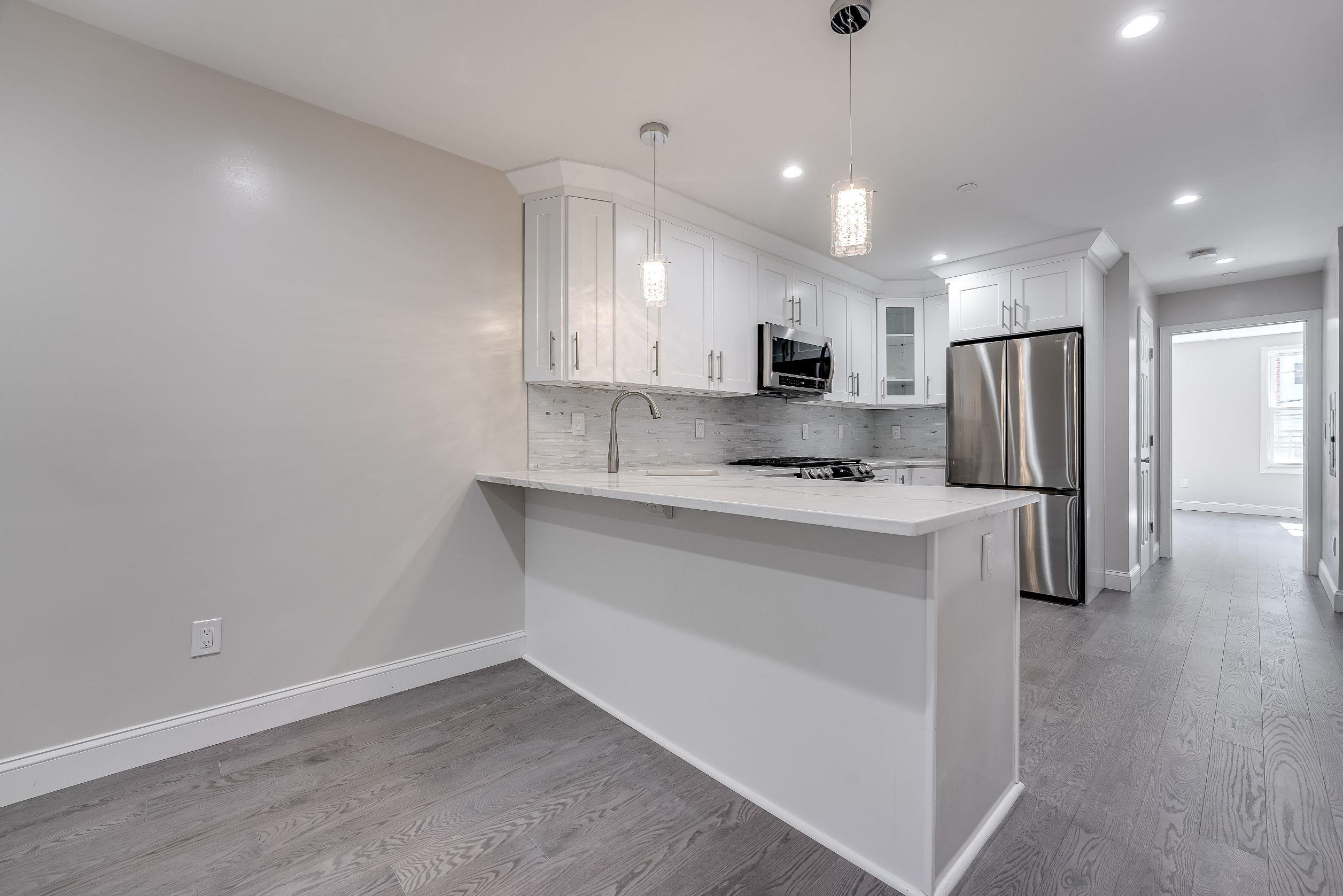 406 MADISON ST Unit 2R