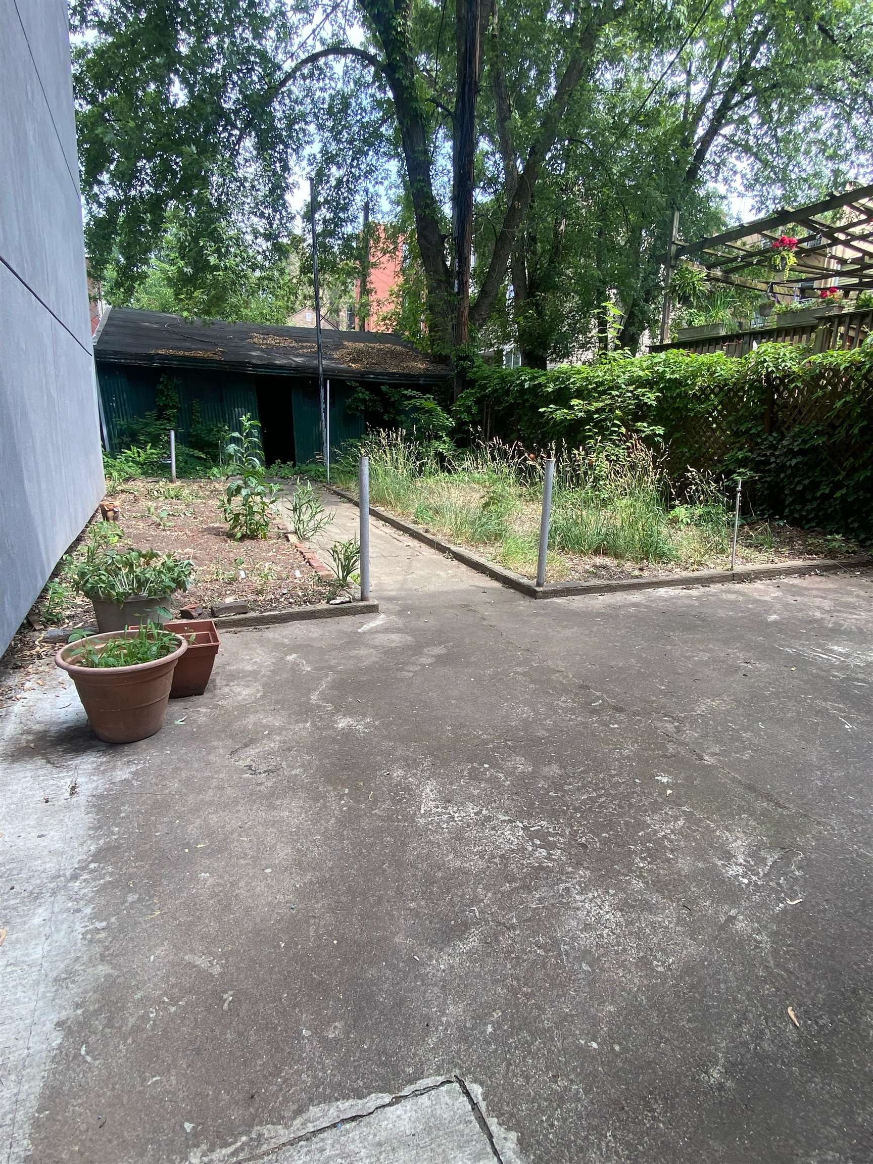 46 COLES ST