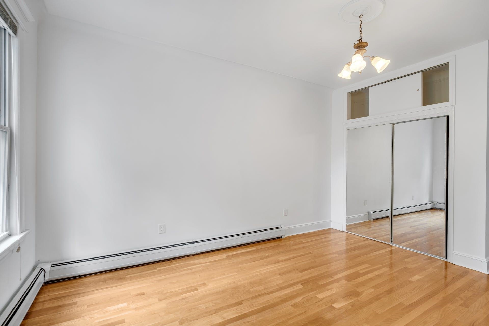 76 FULTON ST