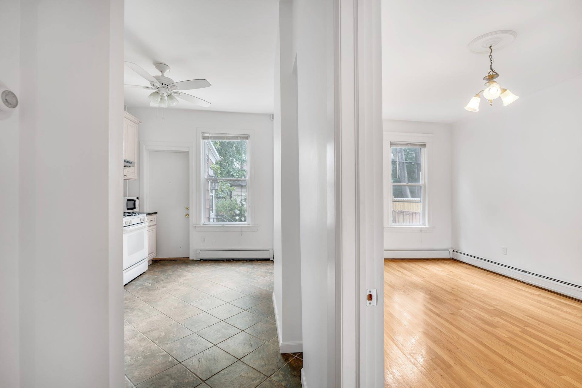 76 FULTON ST