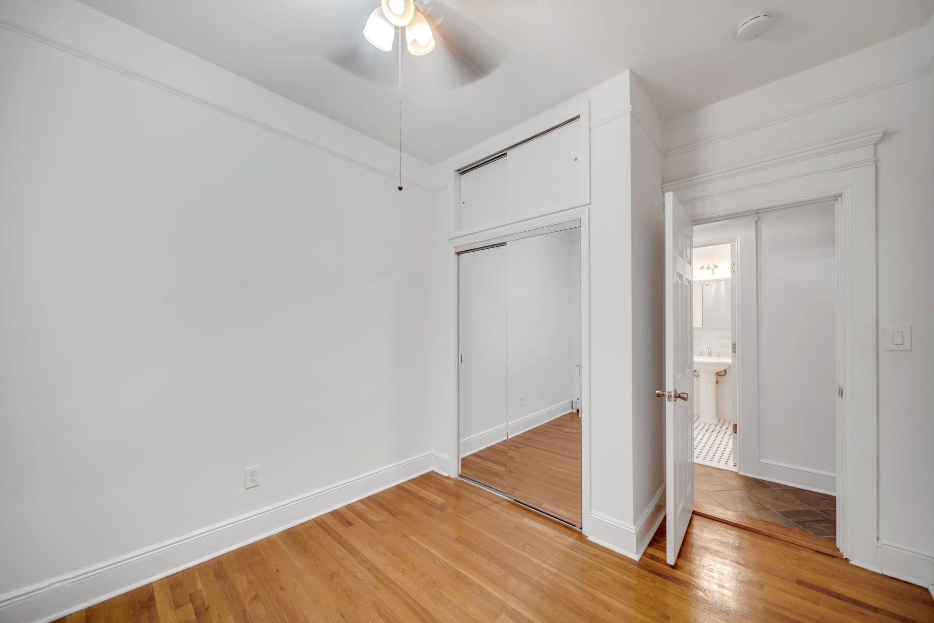 76 FULTON ST