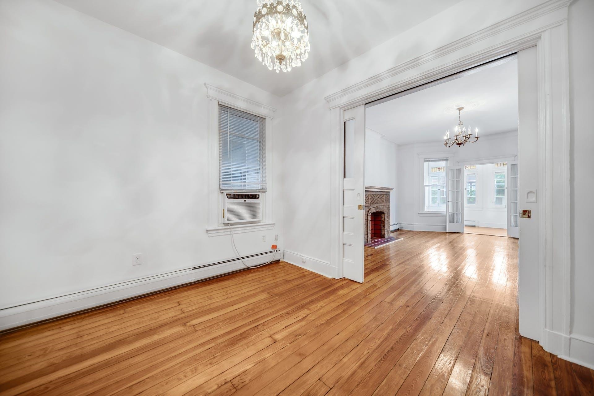 76 FULTON ST
