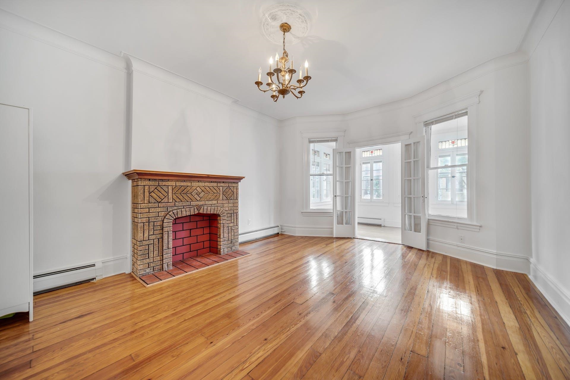 76 FULTON ST