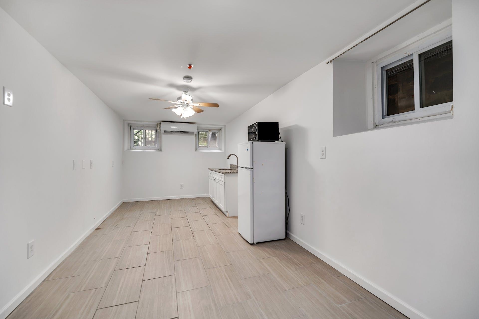 76 FULTON ST