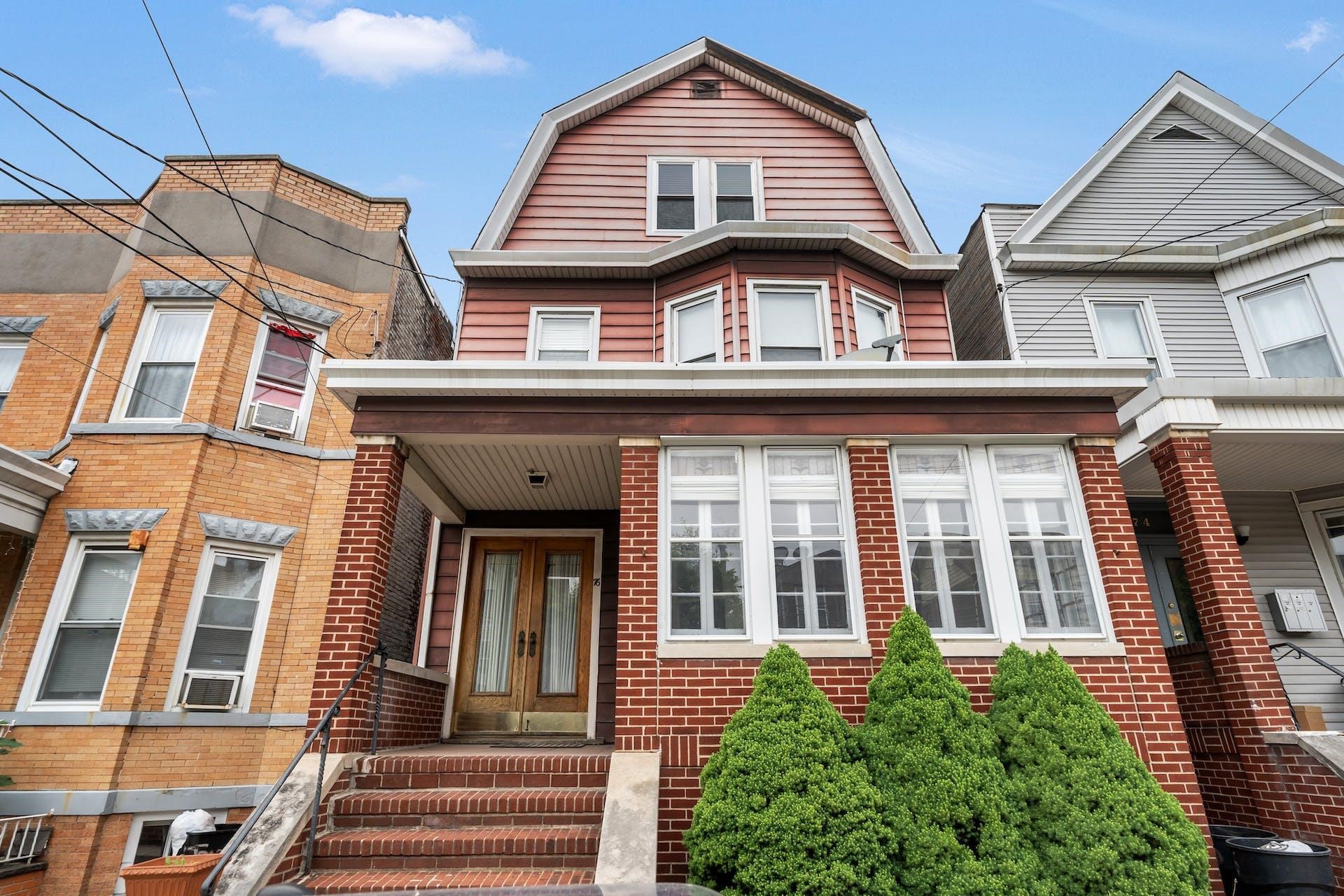 76 FULTON ST