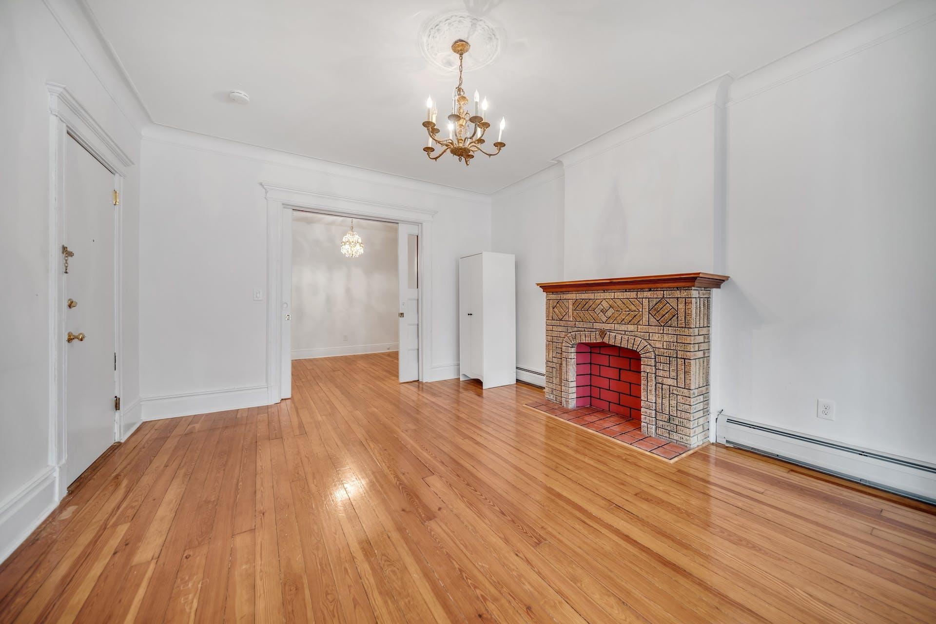 76 FULTON ST