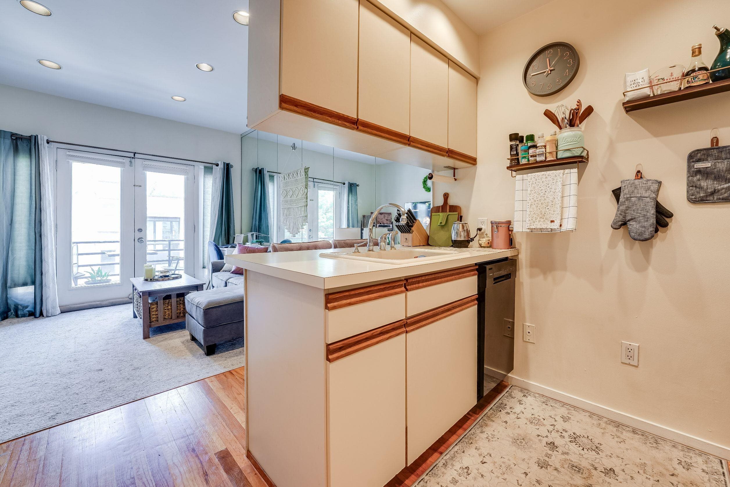209 BLOOMFIELD ST Unit 7