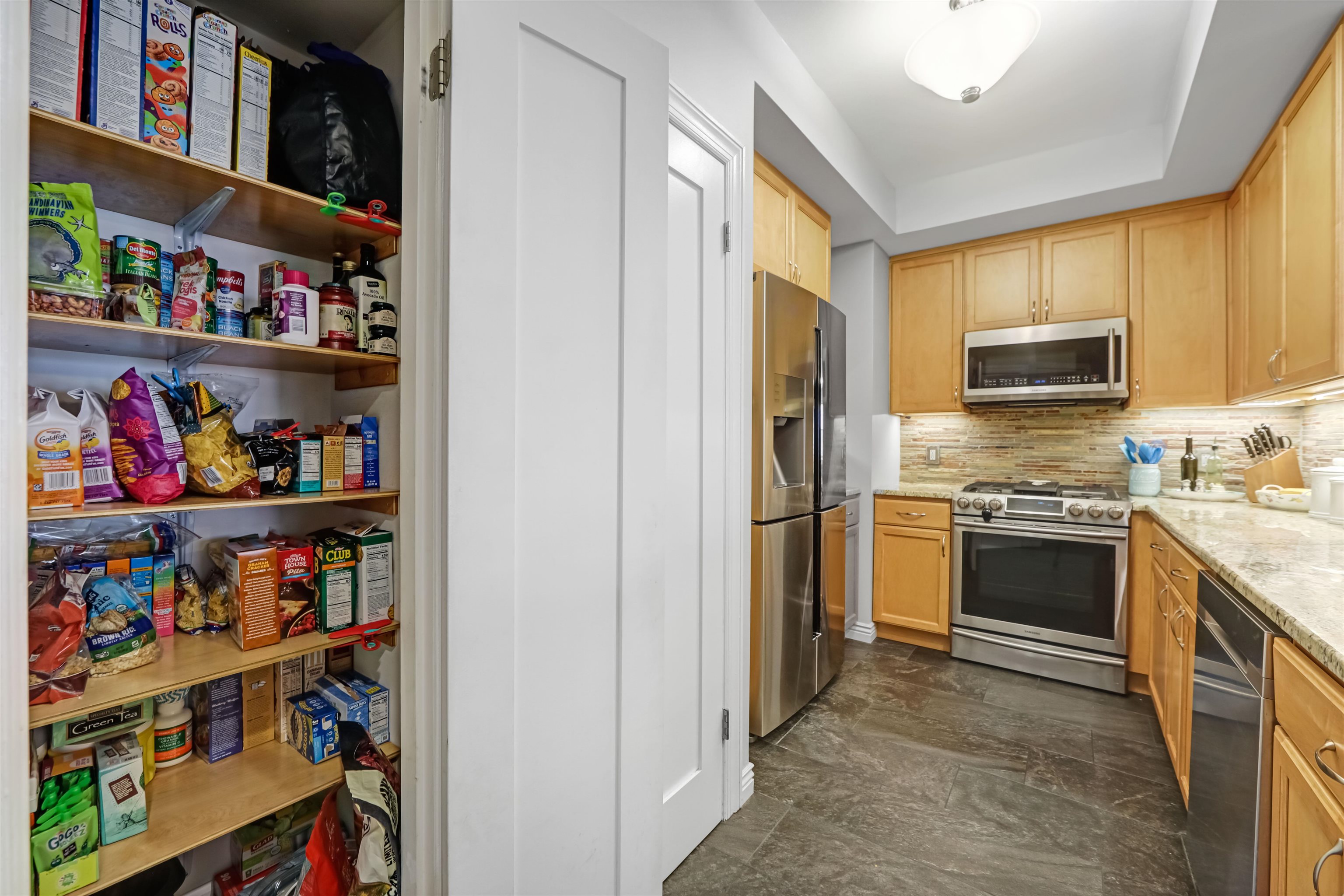 600 HUDSON ST Unit 3A