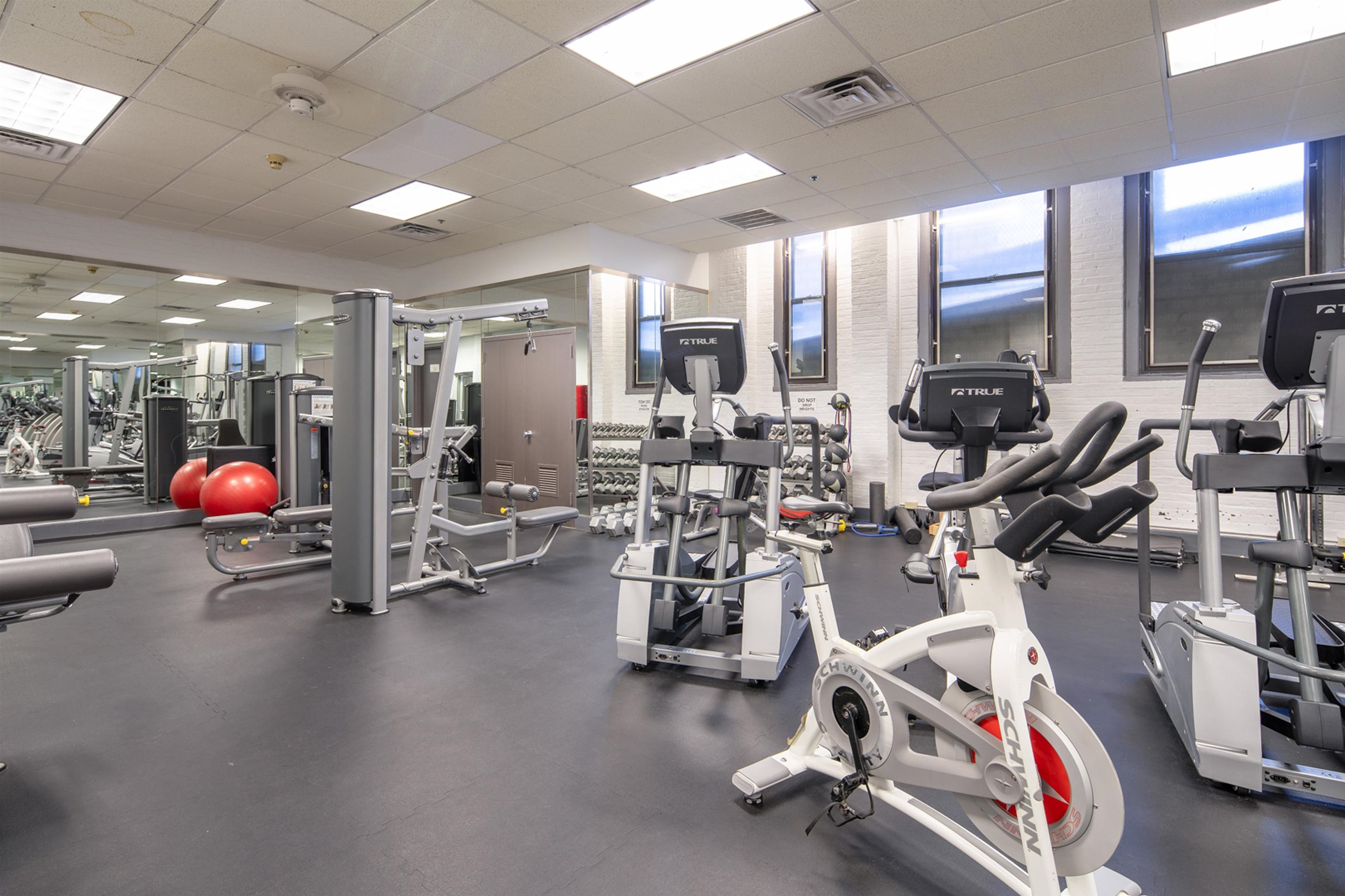501 ADAMS ST Unit 5G