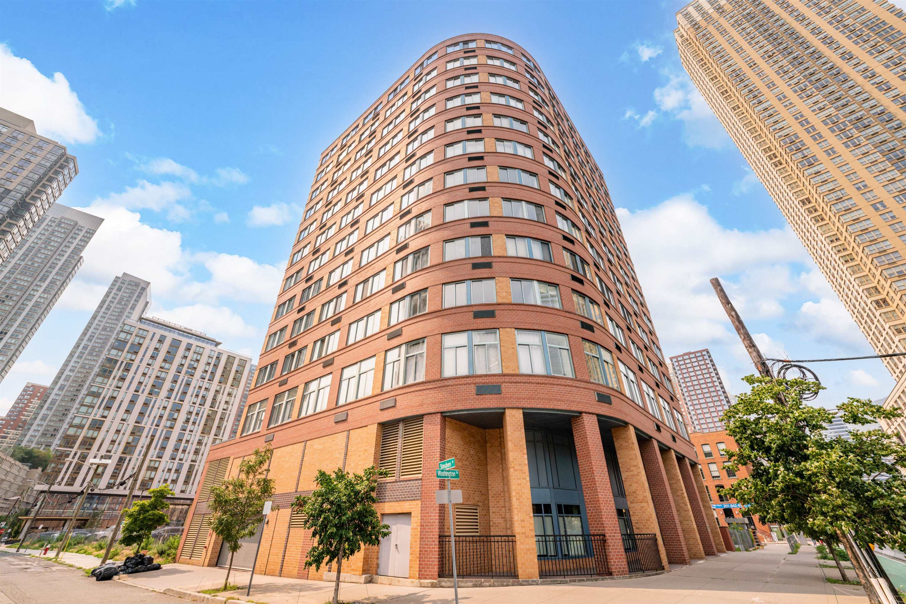 311 WASHINGTON ST Unit 3A