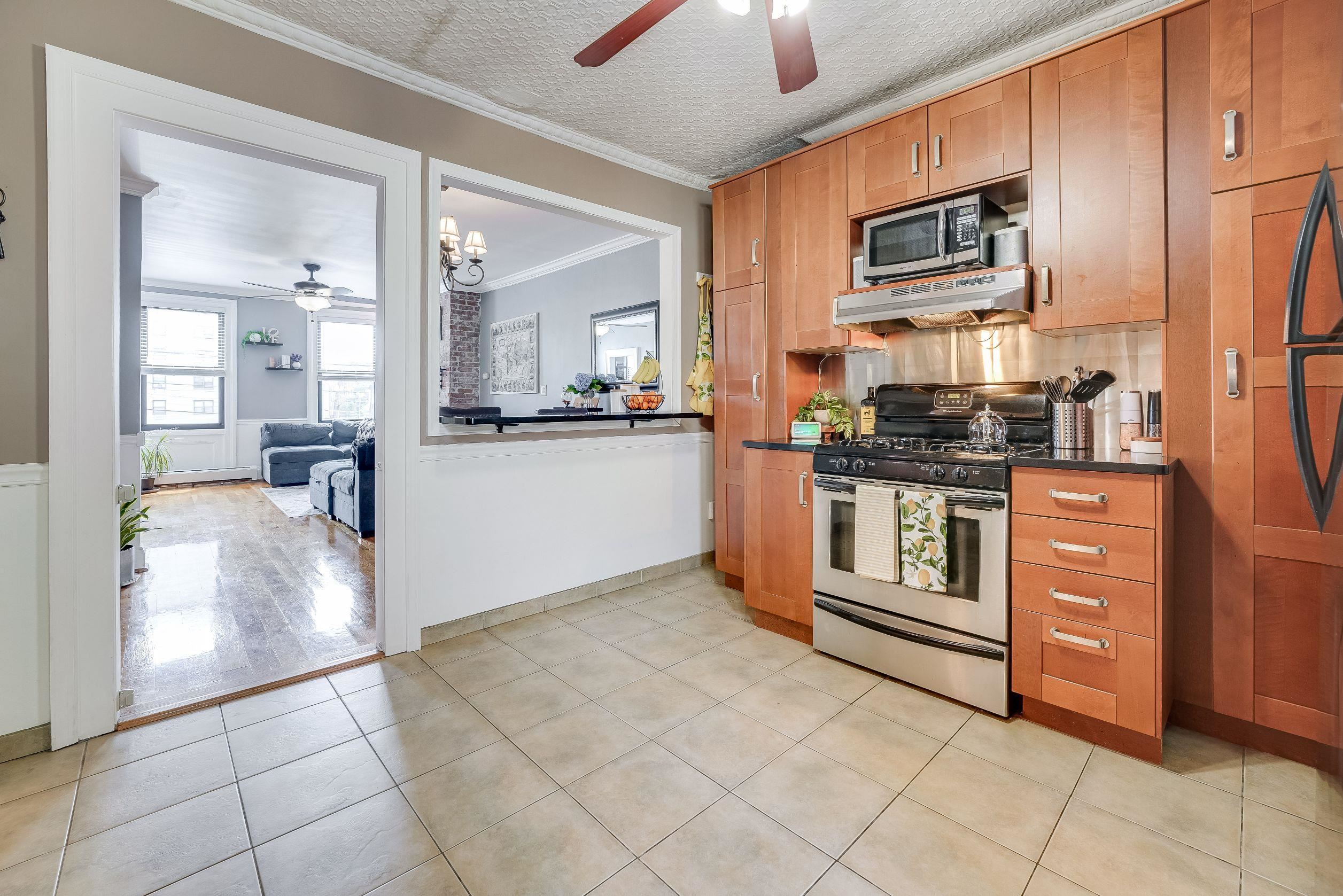 358 6TH ST Unit 2L