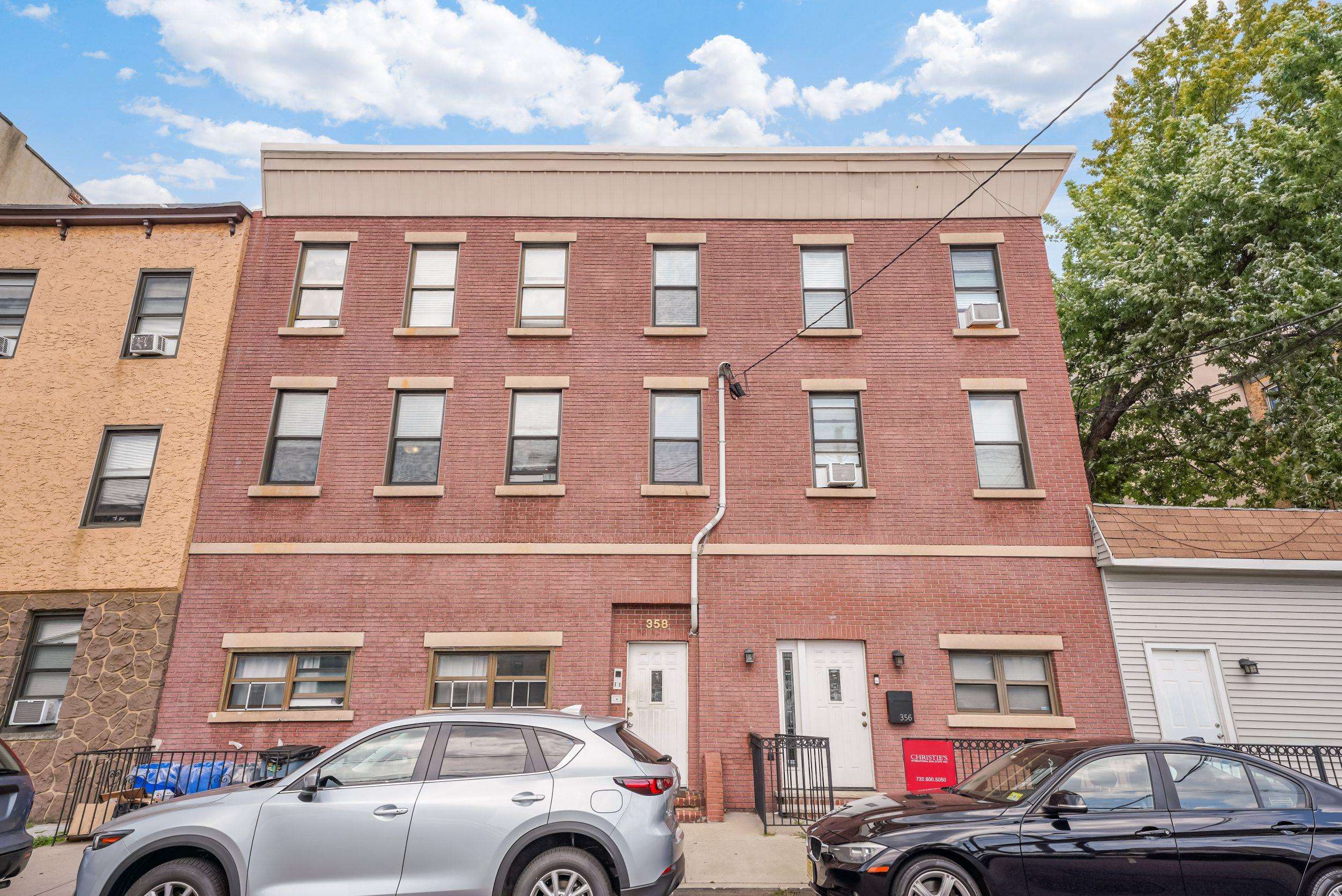 358 6TH ST Unit 2L
