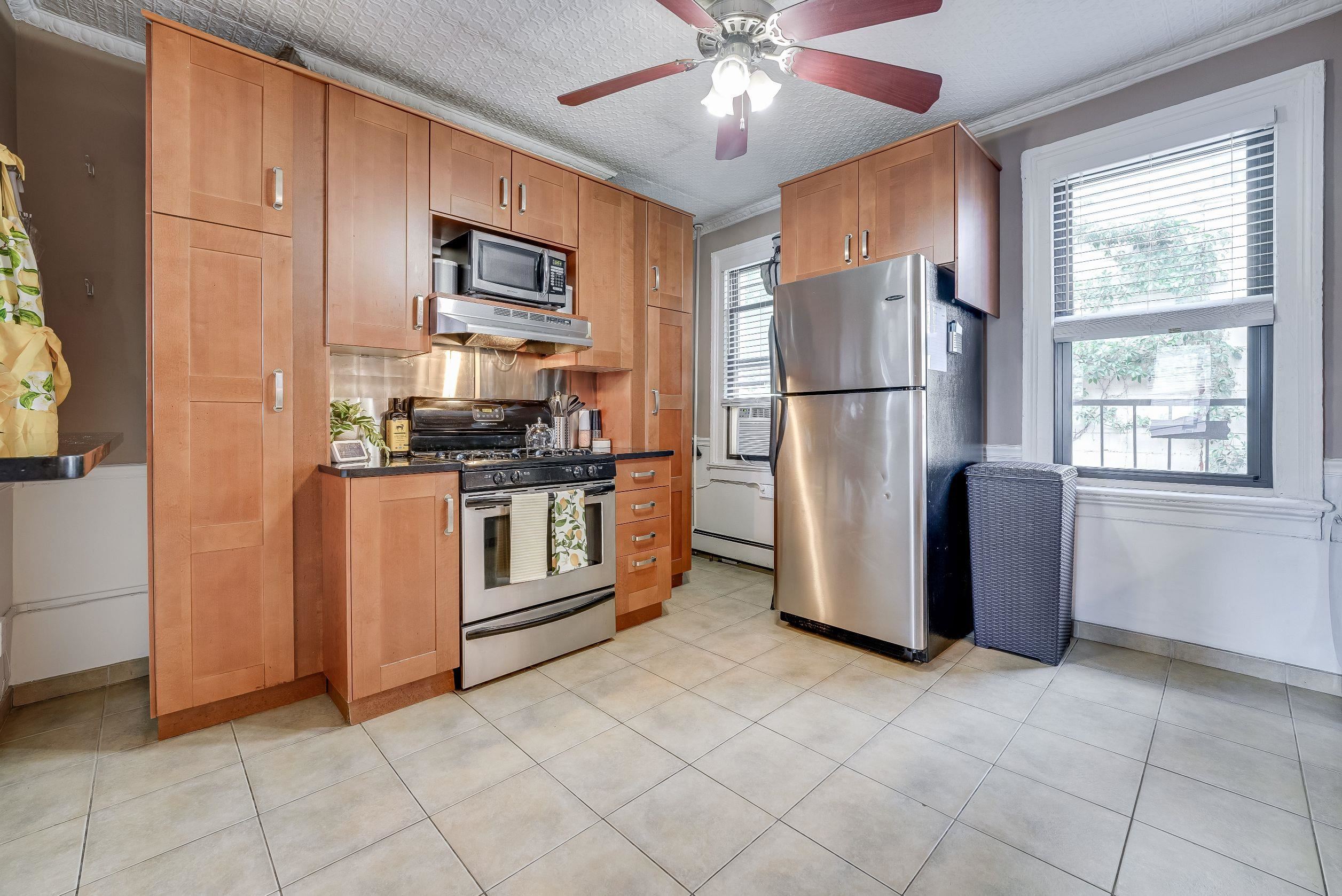 358 6TH ST Unit 2L