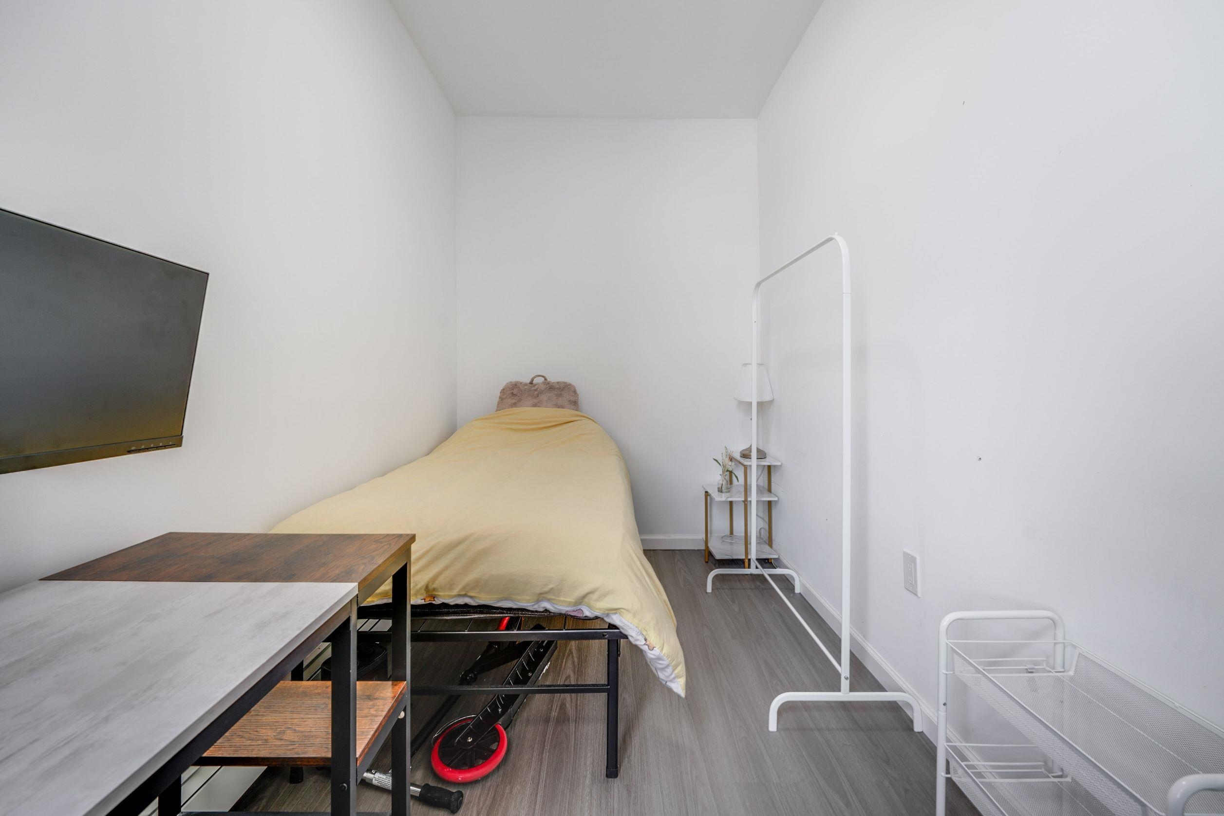 609 NEW YORK AVE Unit 2R