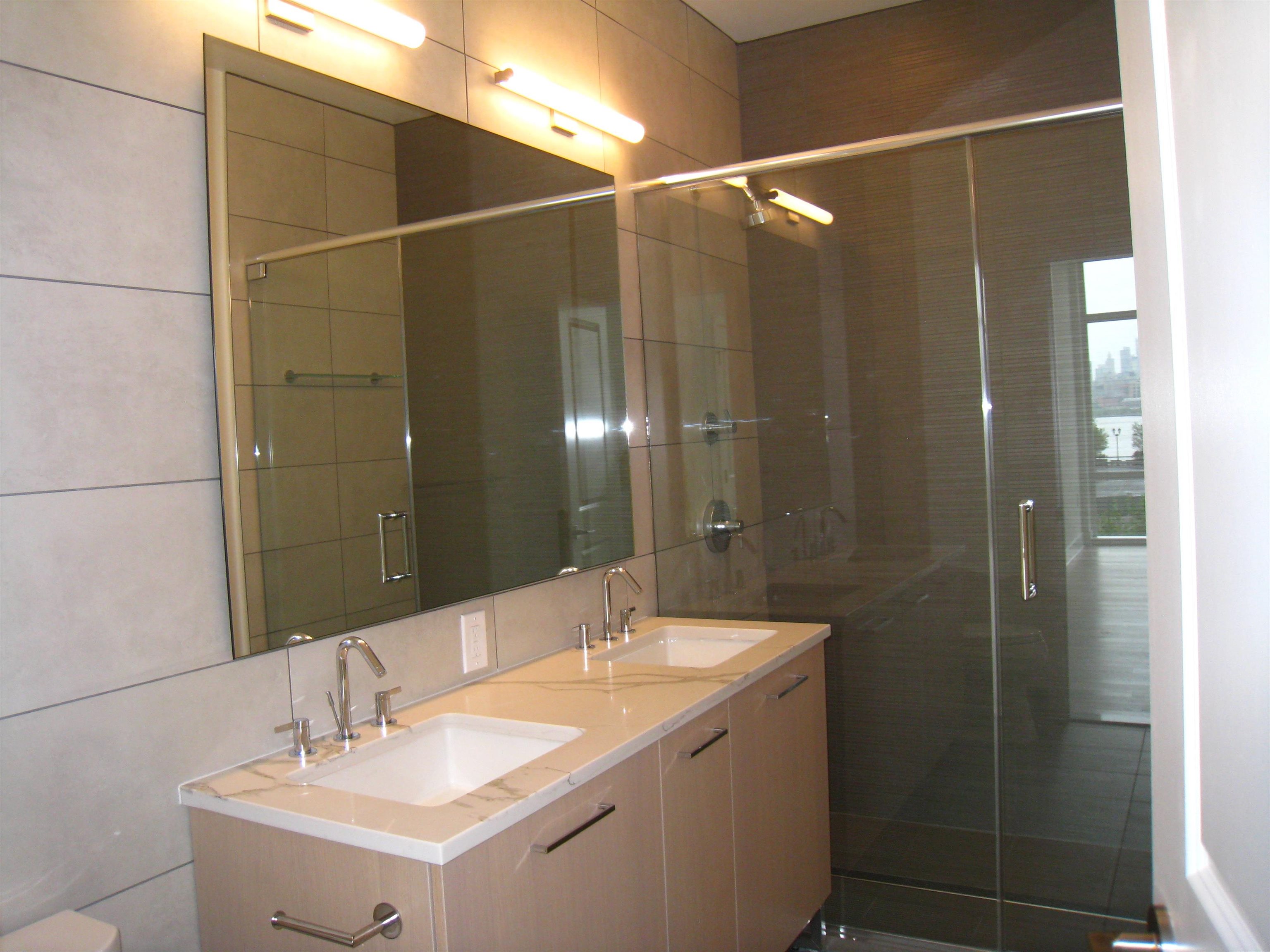 1400 HUDSON ST Unit: 302