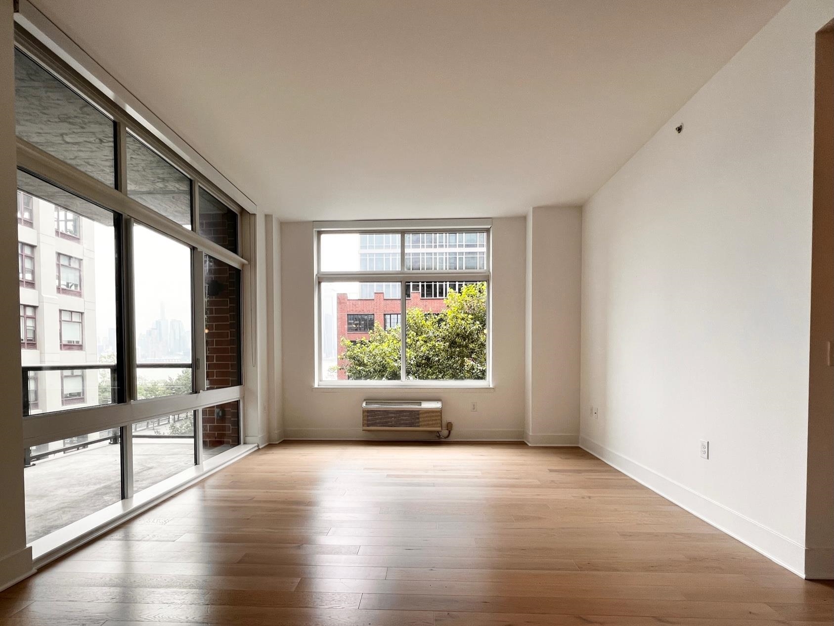 1400 HUDSON ST Unit: 302