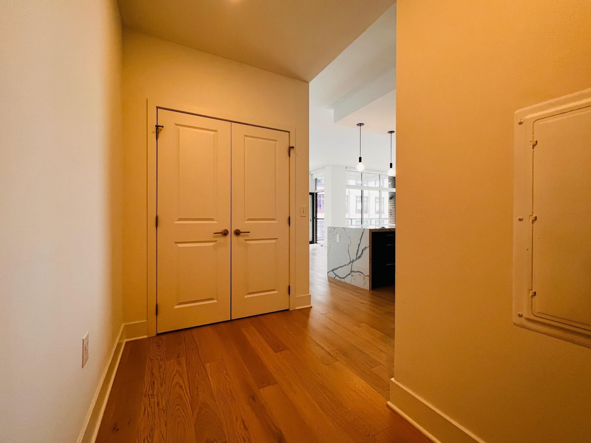 1400 HUDSON ST Unit: 302
