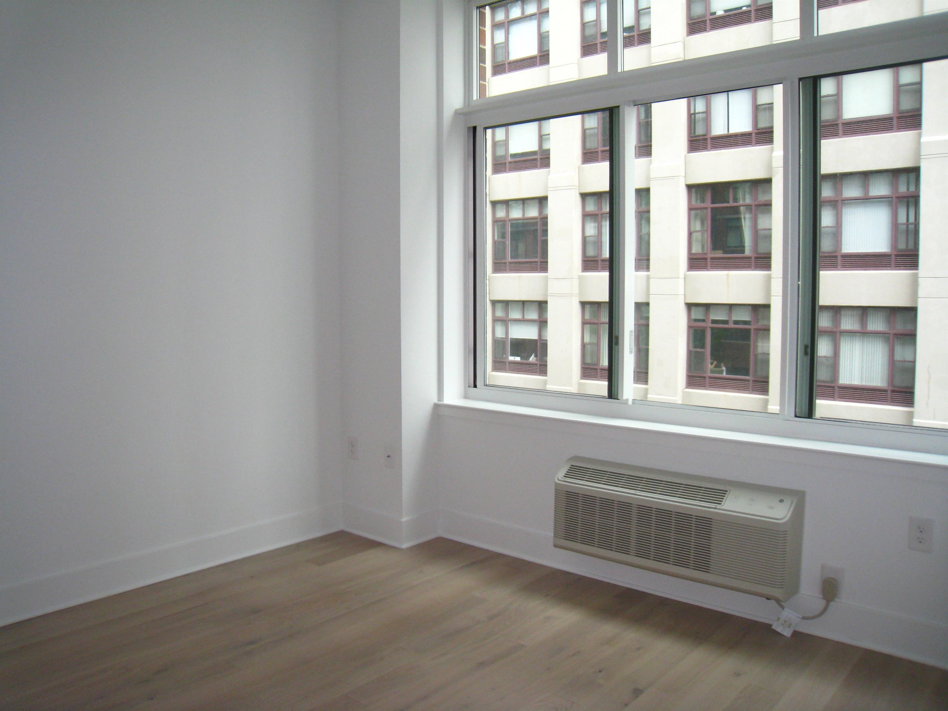 1400 HUDSON ST Unit: 302