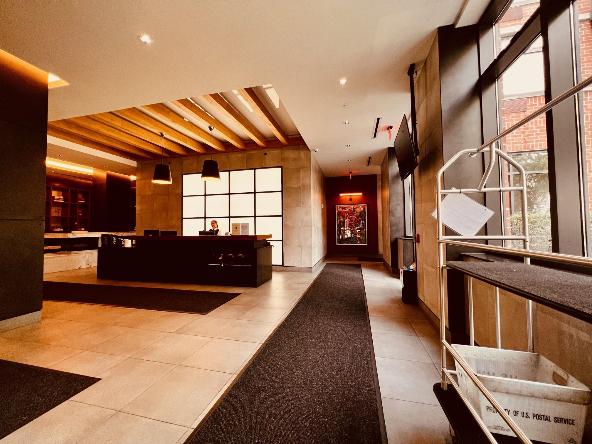 1400 HUDSON ST Unit: 302