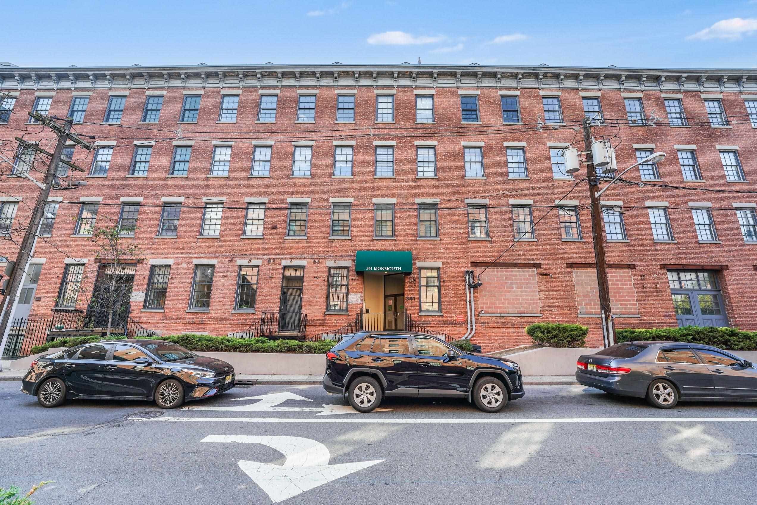 341 MONMOUTH ST Unit 402D