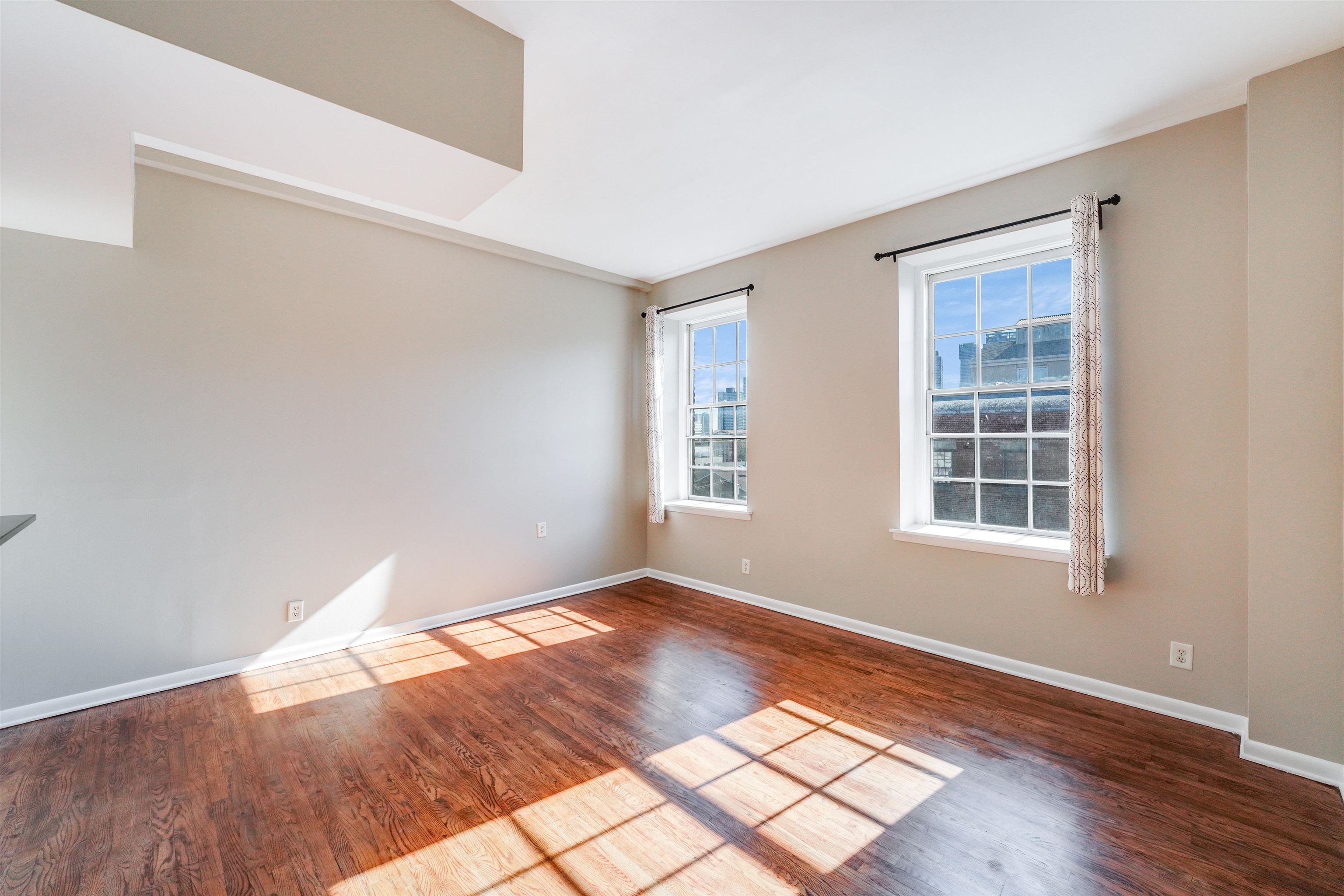 341 MONMOUTH ST Unit 402D