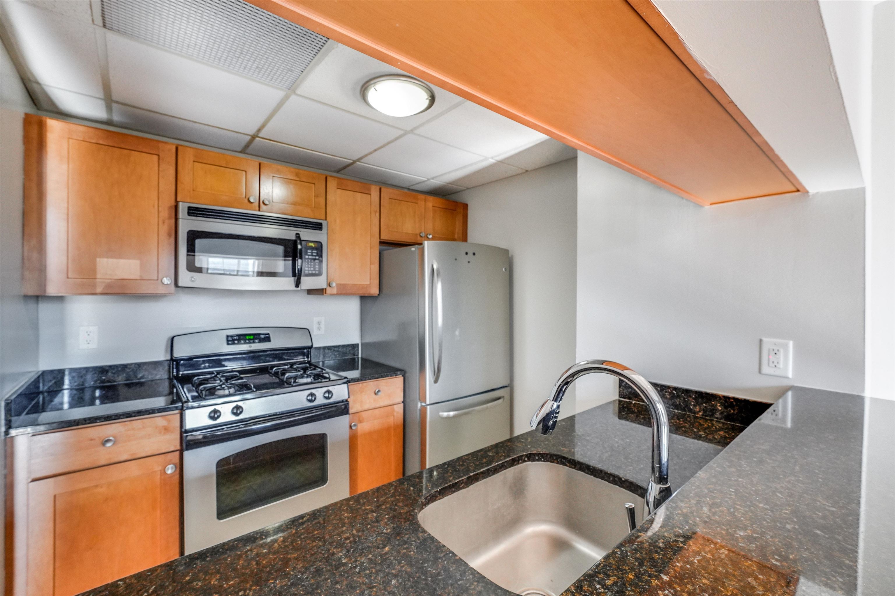 341 MONMOUTH ST Unit 402D