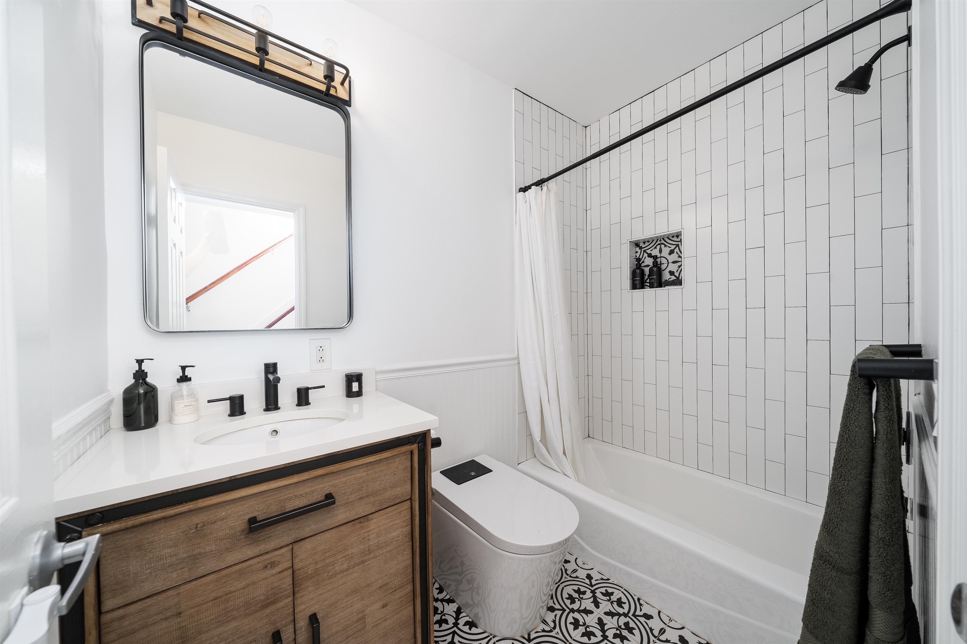 205 ADAMS ST Unit: 4