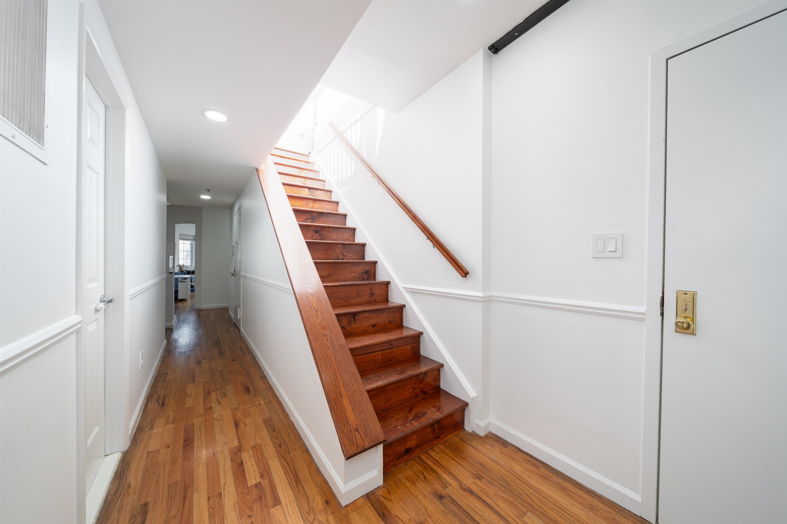 205 ADAMS ST Unit: 4