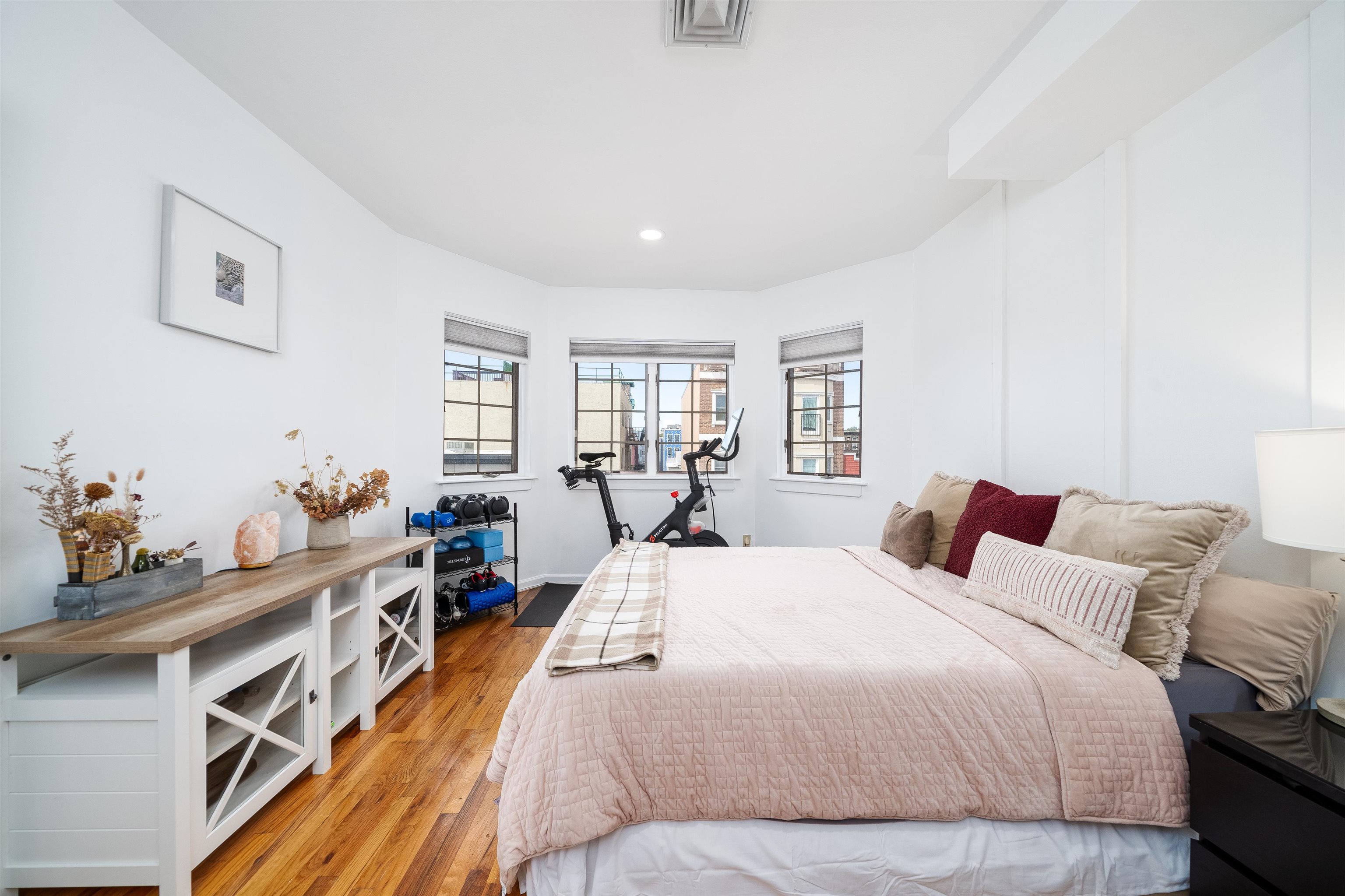 205 ADAMS ST Unit: 4