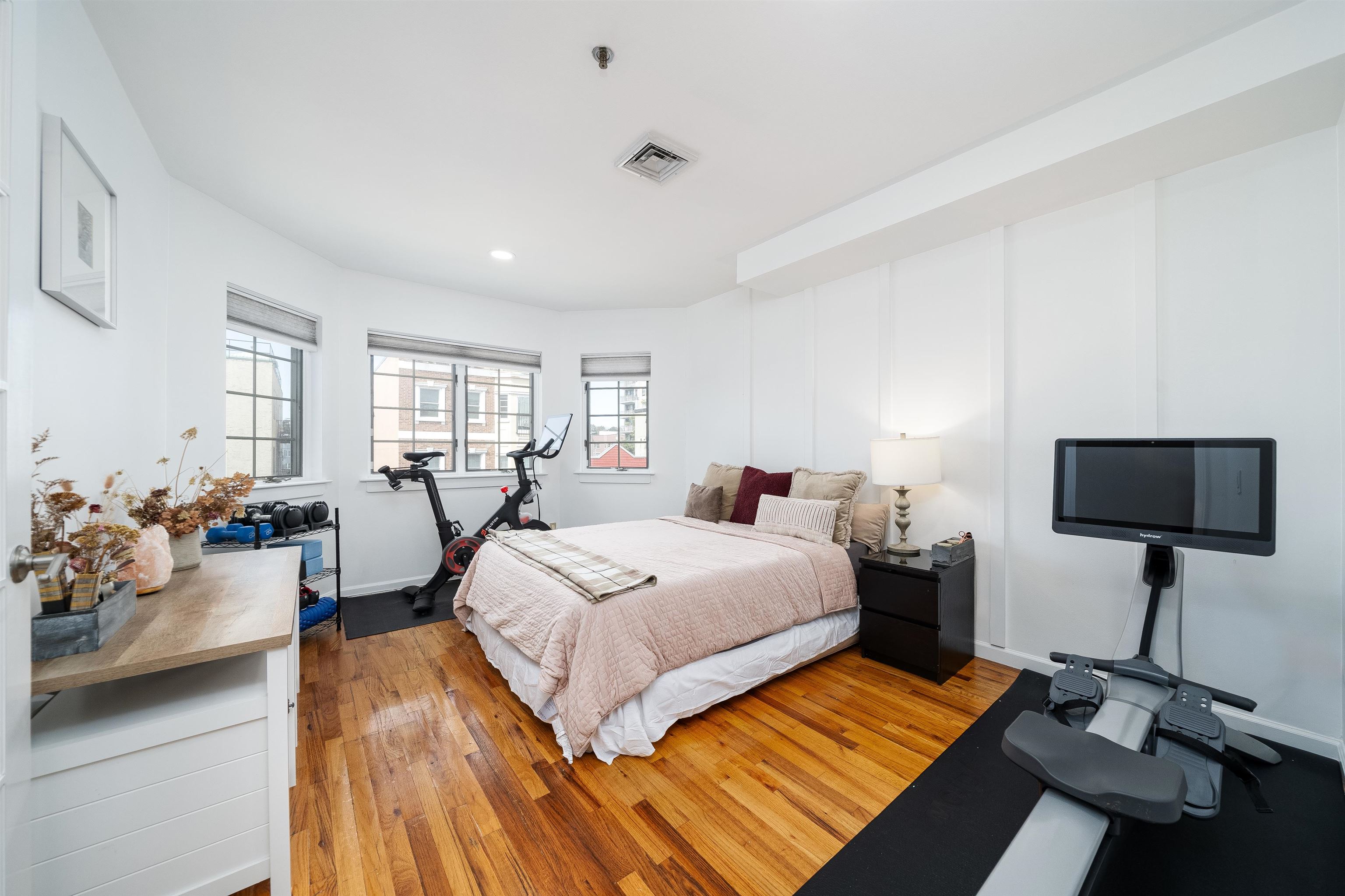 205 ADAMS ST Unit: 4