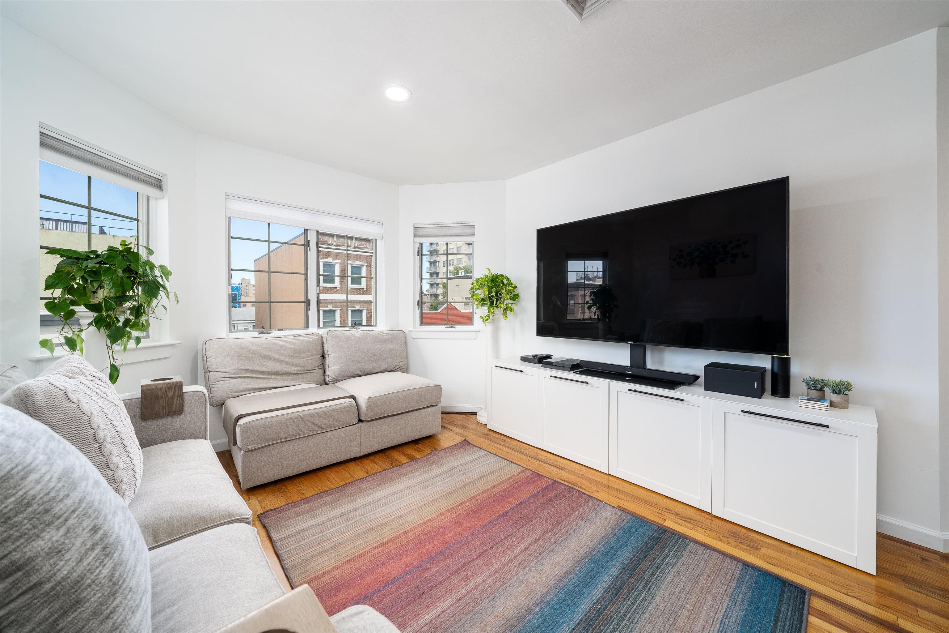 205 ADAMS ST Unit: 4