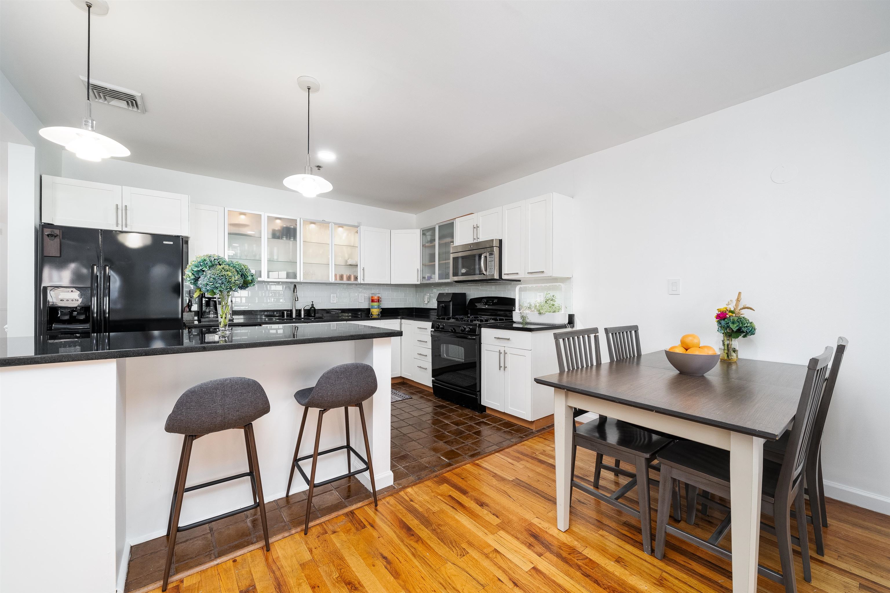 205 ADAMS ST Unit: 4
