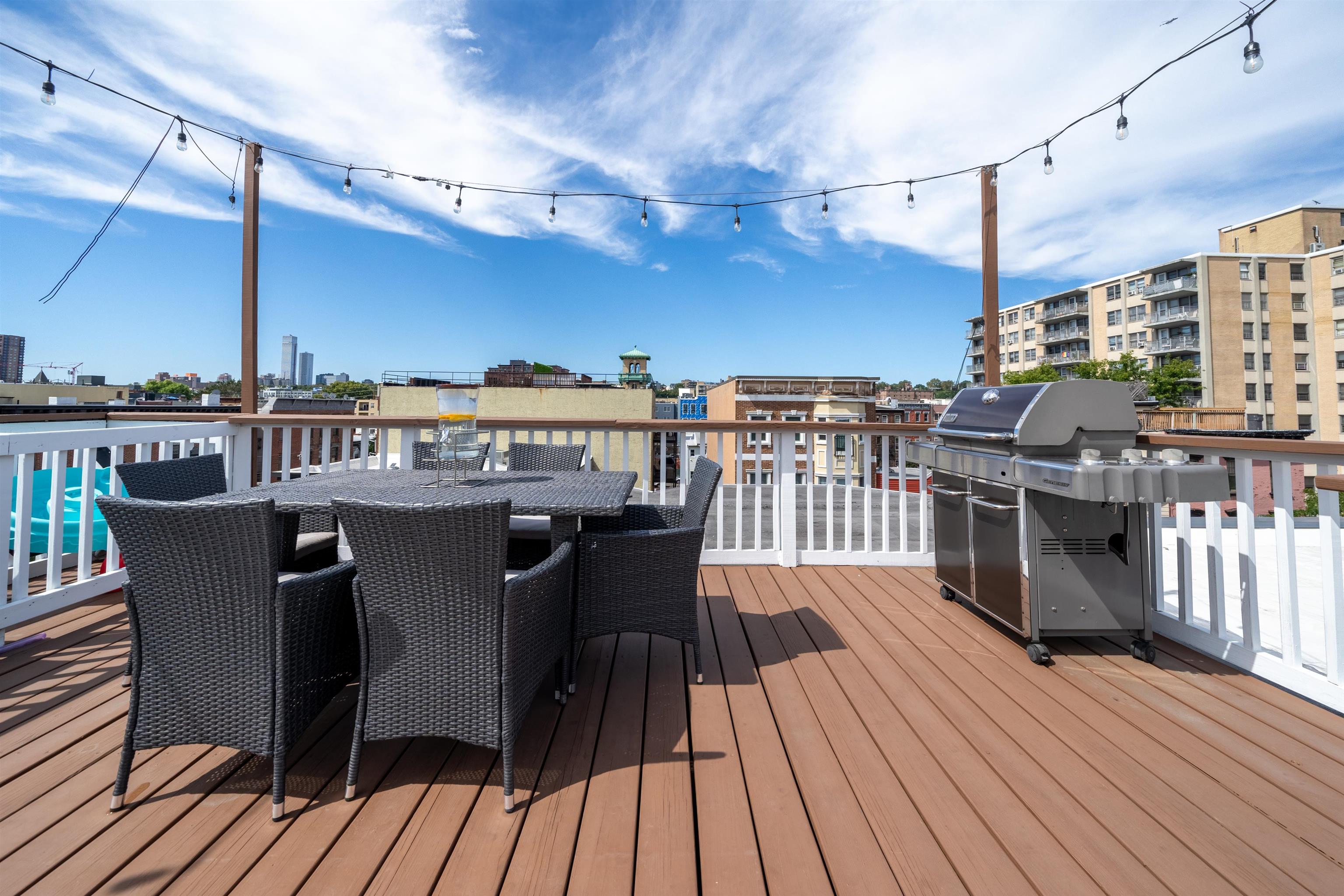 205 ADAMS ST Unit: 4