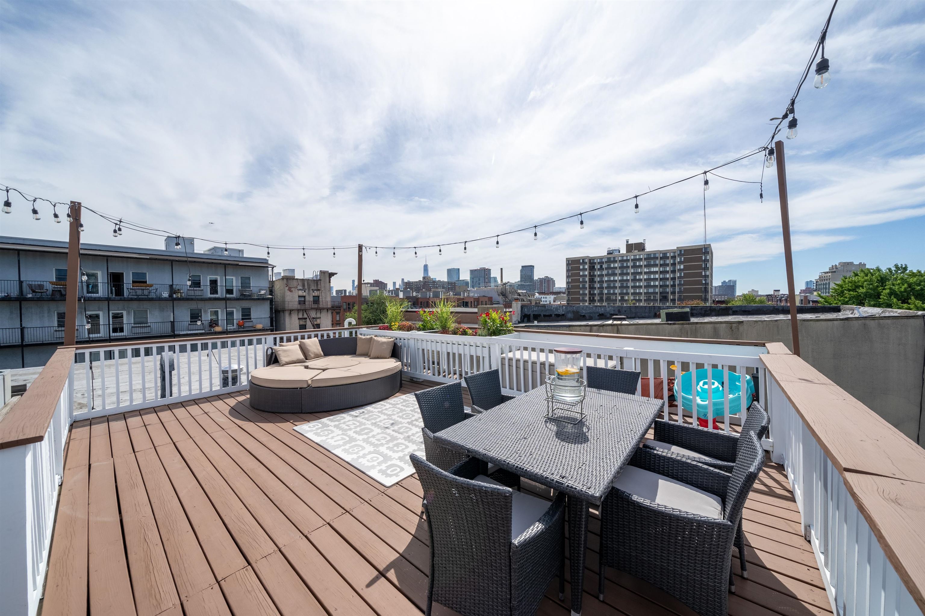 205 ADAMS ST Unit: 4