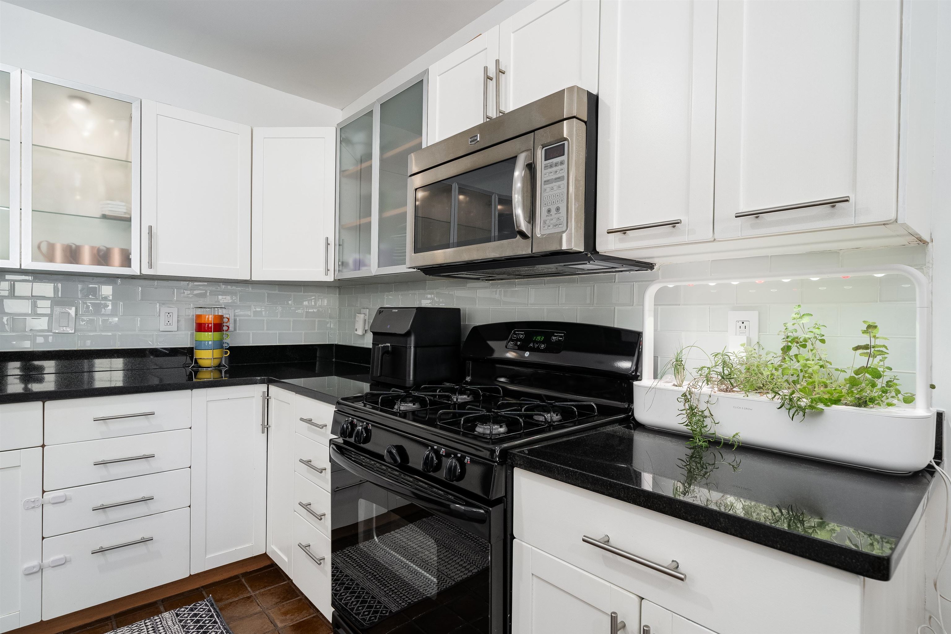 205 ADAMS ST Unit: 4