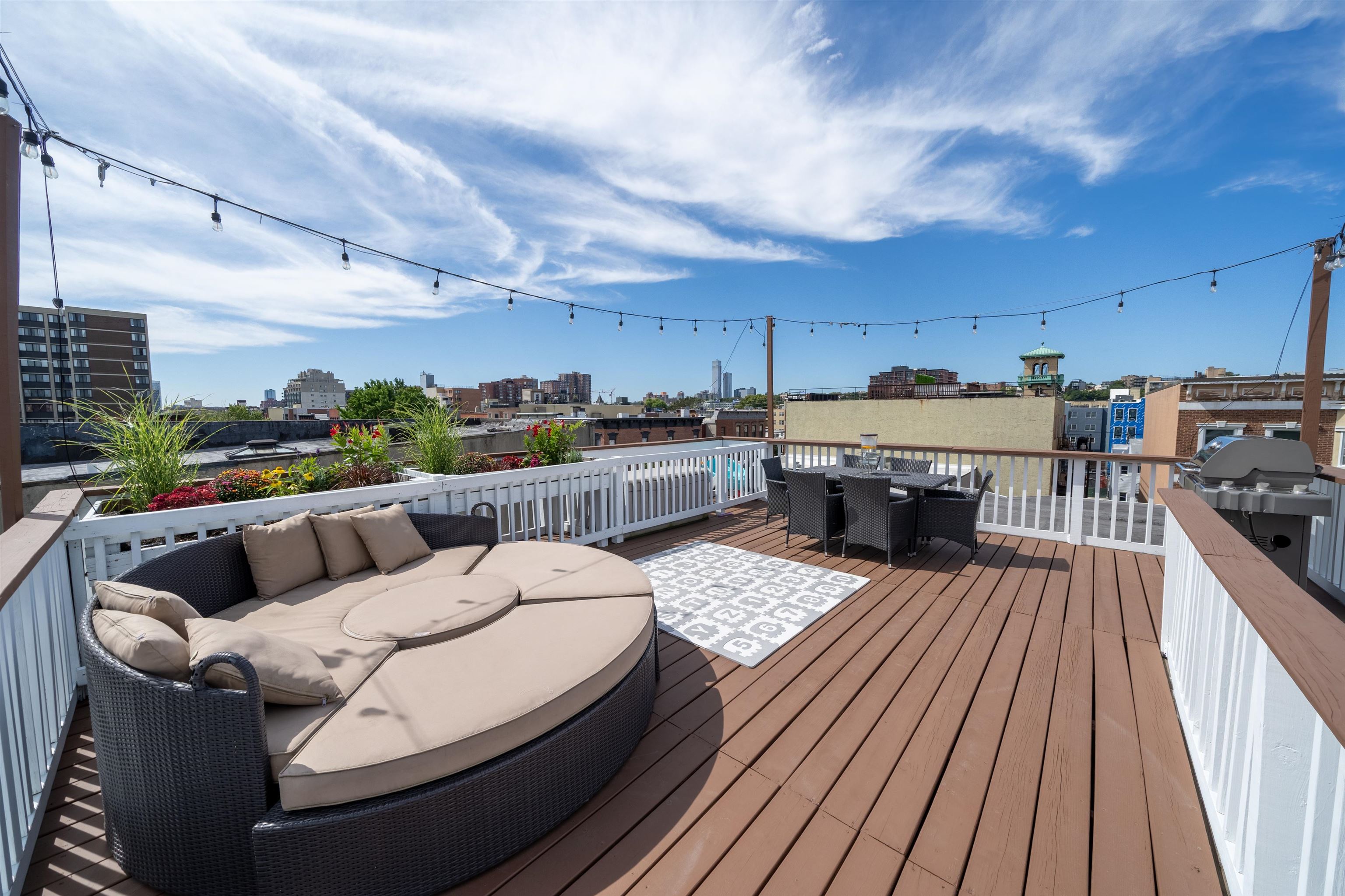 205 ADAMS ST Unit: 4