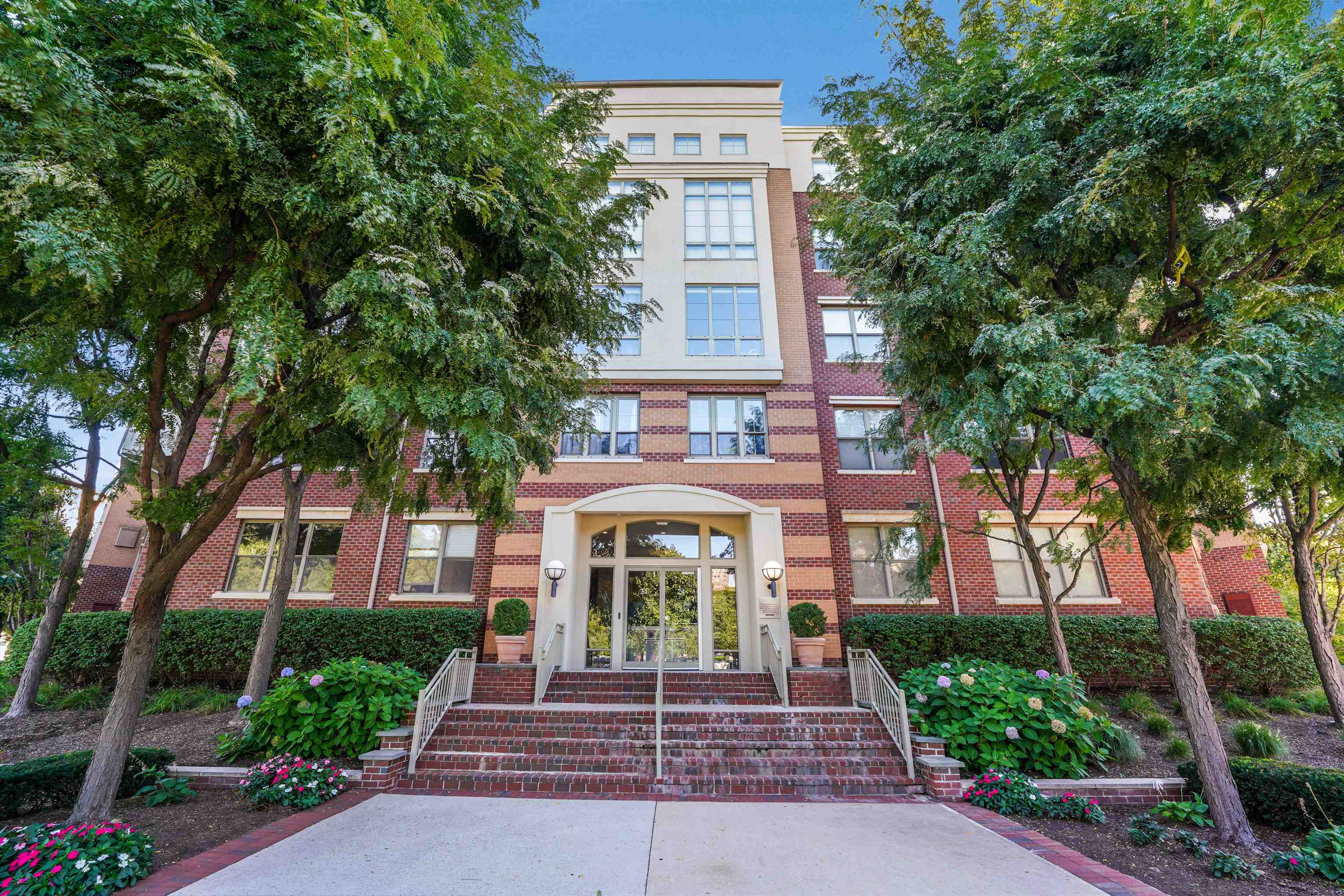 24 AVENUE AT PORT IMPERIAL Unit 201