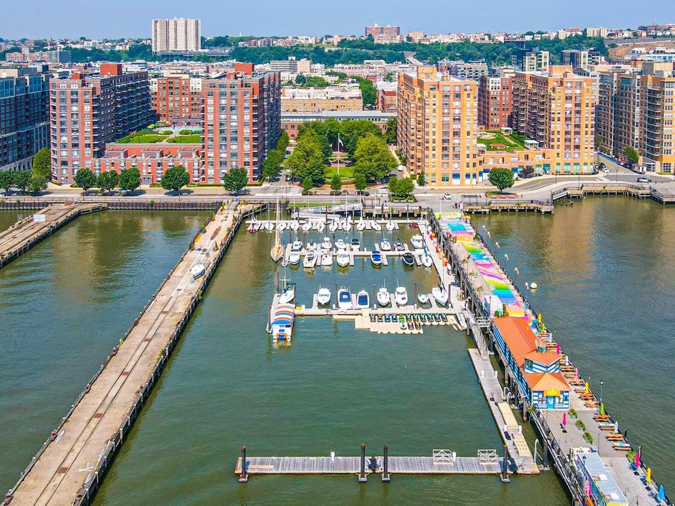 1500 HUDSON ST Unit: 8R