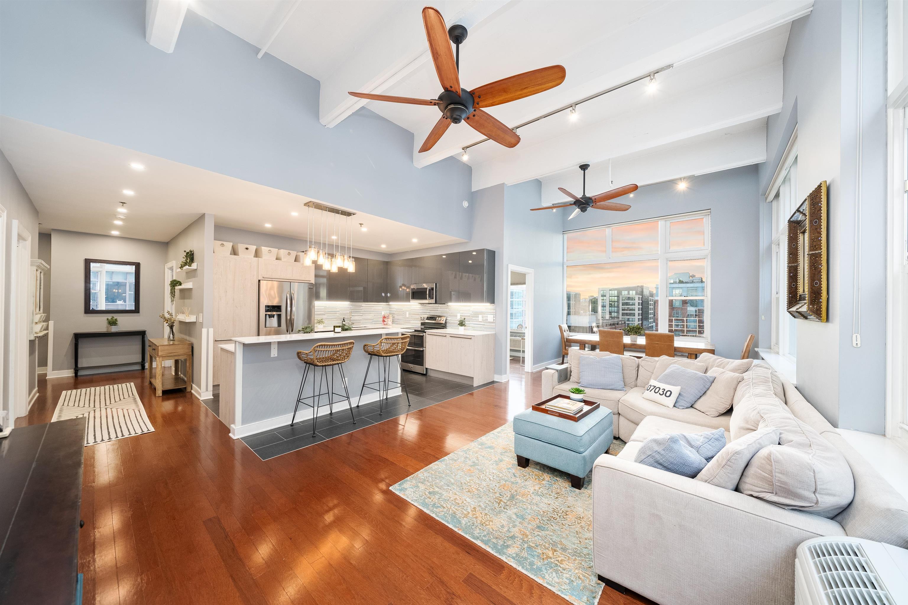 1500 HUDSON ST Unit: 8R