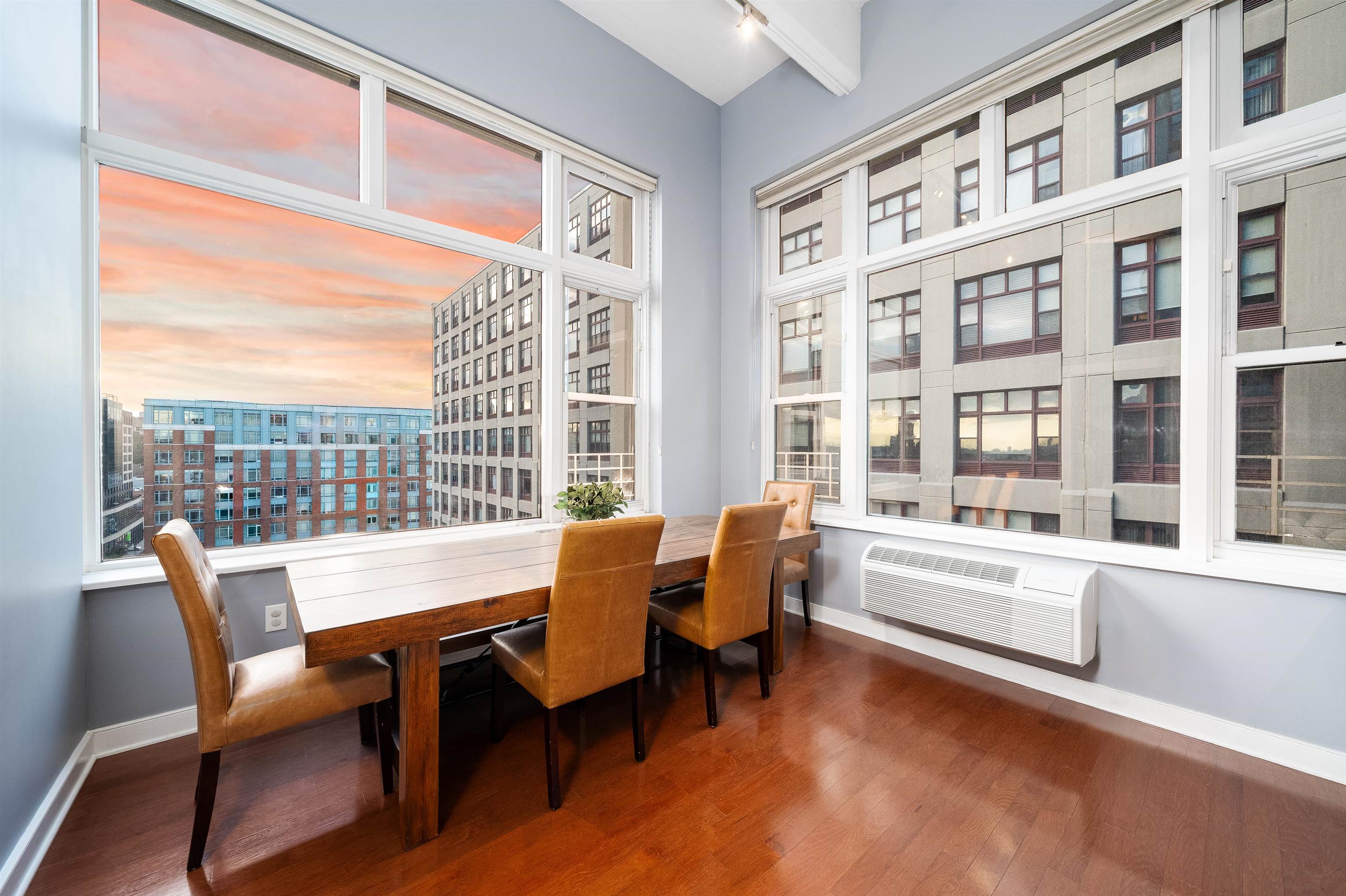 1500 HUDSON ST Unit: 8R