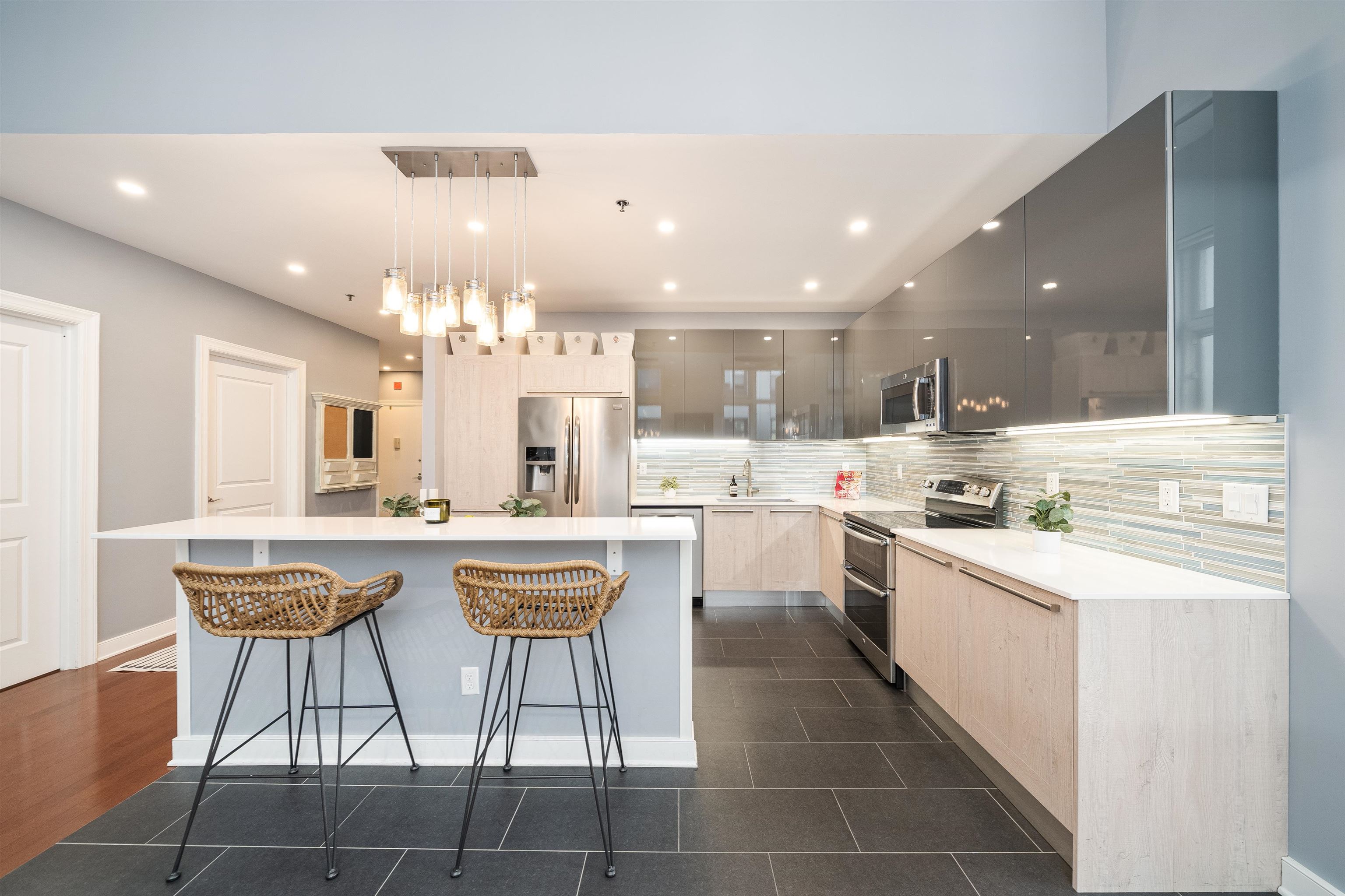 1500 HUDSON ST Unit: 8R