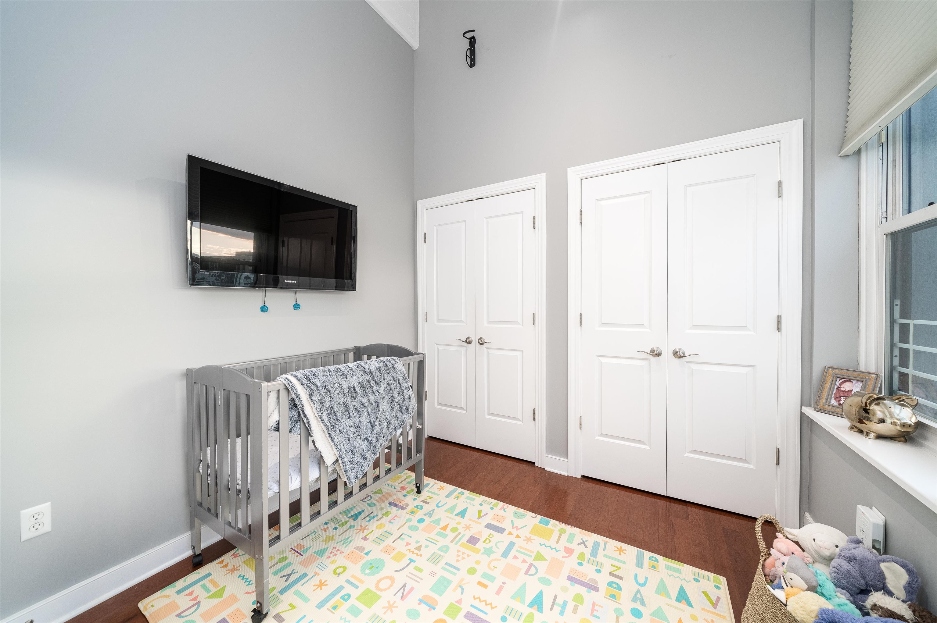 1500 HUDSON ST Unit: 8R