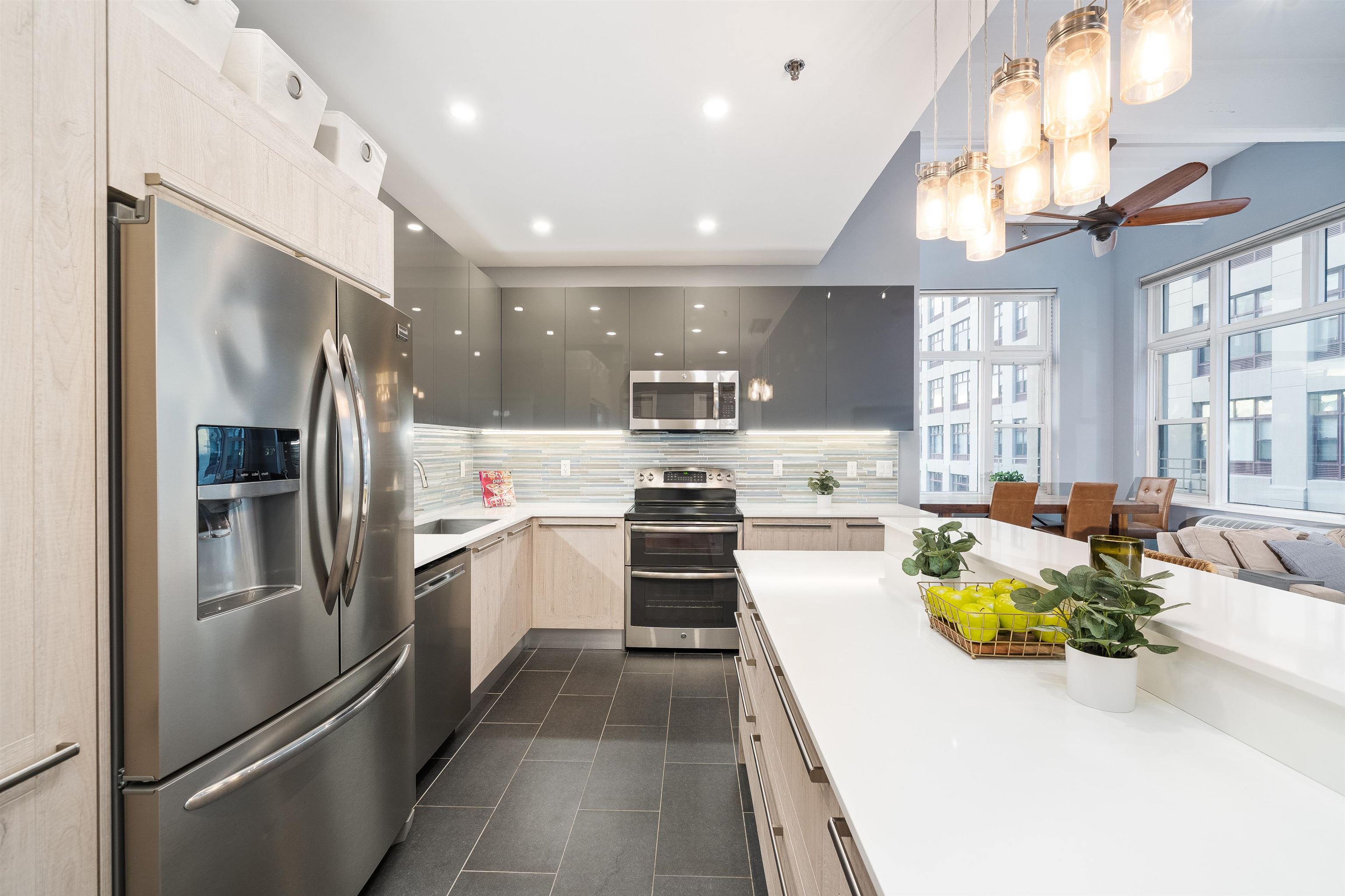 1500 HUDSON ST Unit: 8R